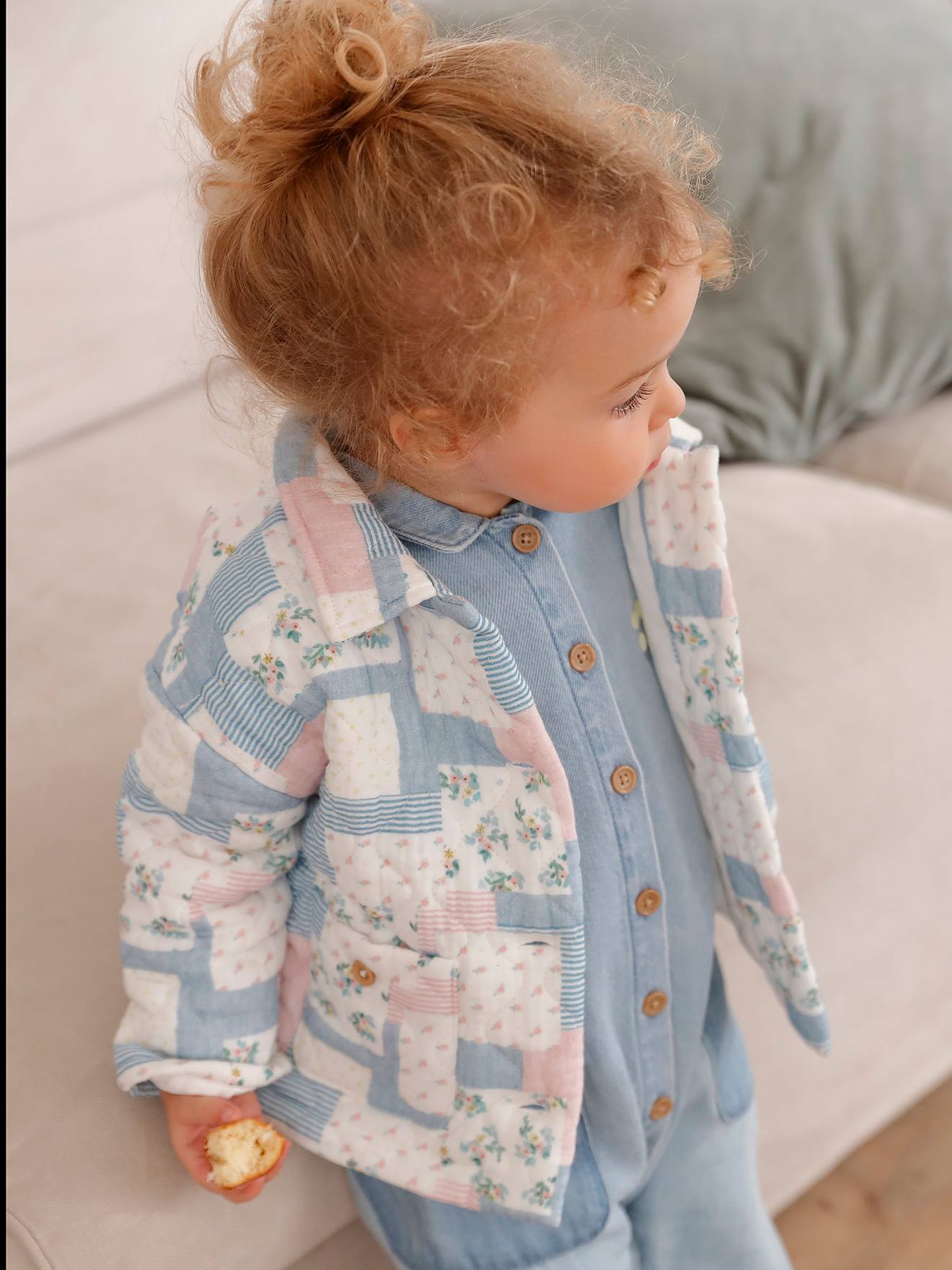 Casaquinho acolchoado de chiffon de algodão branco para bebê