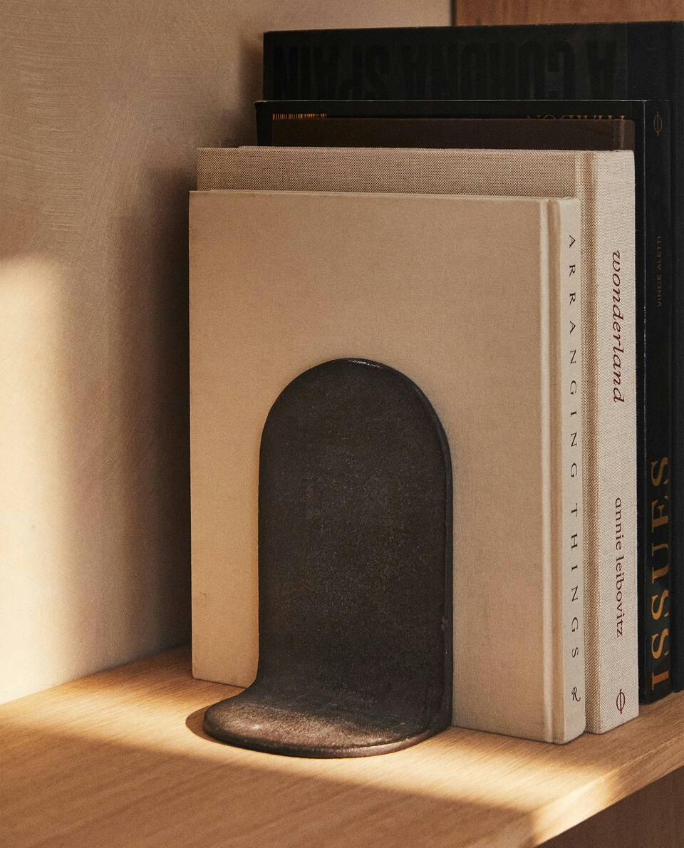 SUPORTE DE LIVROS DE FERRO