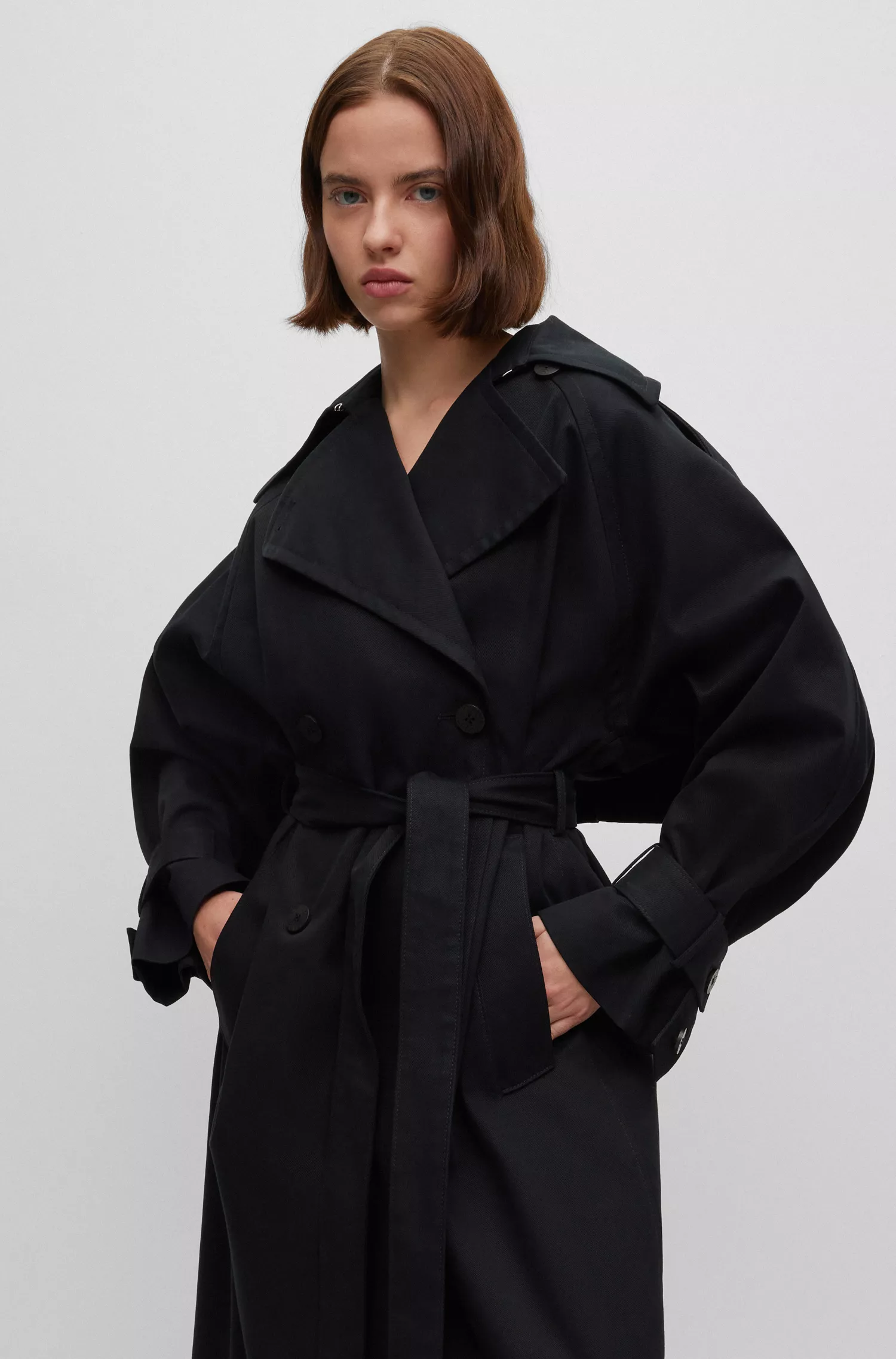 Trench coat HUGO vermelho de abotoamento duplo em algodão elástico.