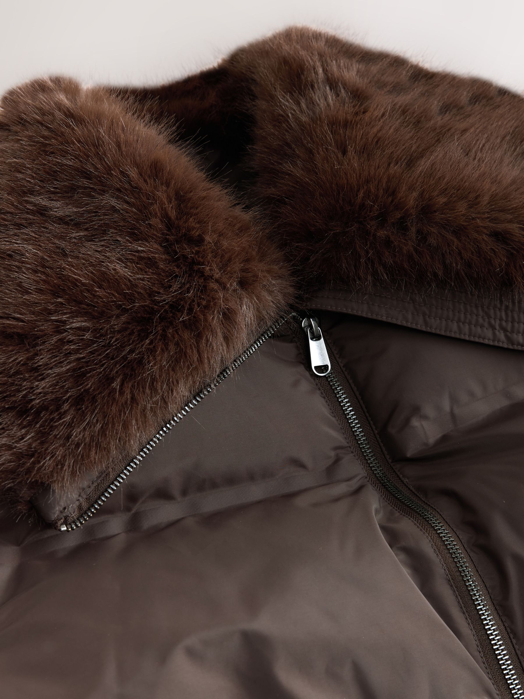 Chocoladebruin - Premium Long Padded Coat with Faux Fur Collar