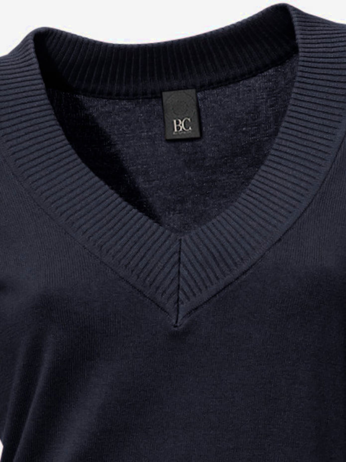 Joli pull basique à encolure en v