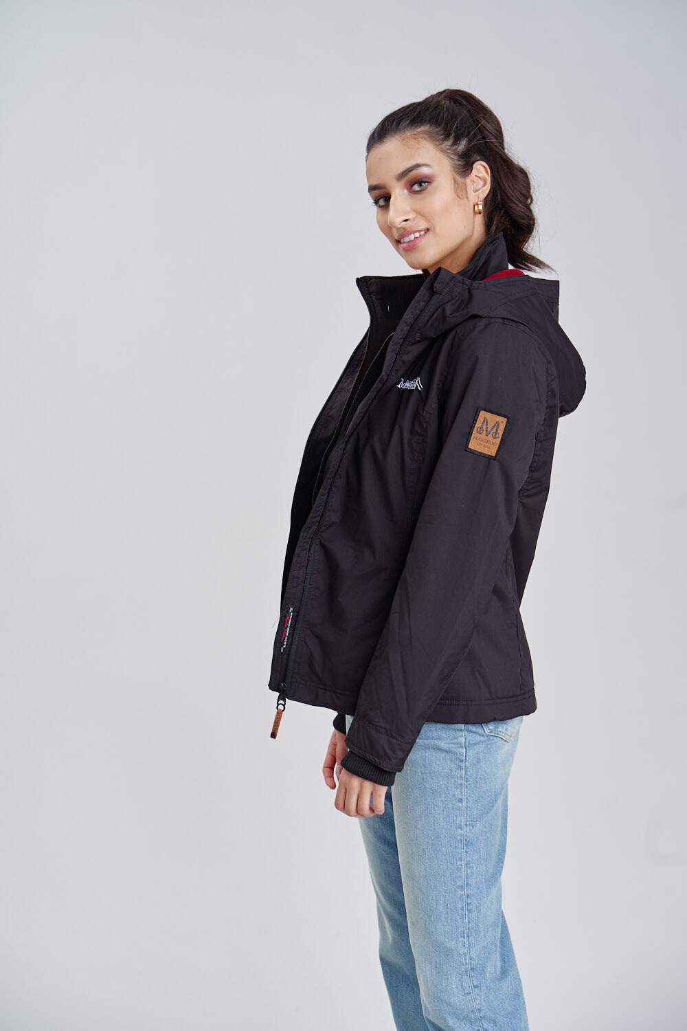 MARIKOO Damen Sportliche Outdoorjacke Übergangs Regenjacke mit Kapuze Erdbeere