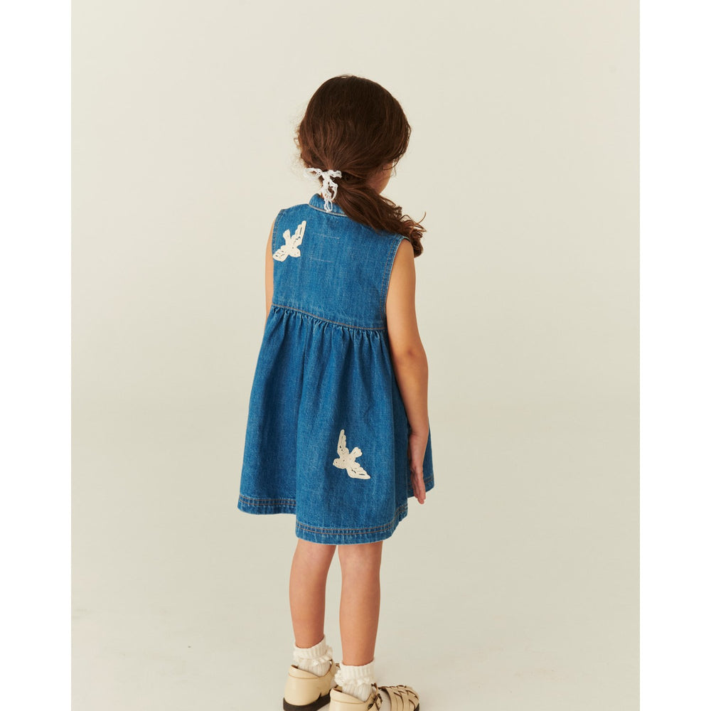 Køb COPENHAGEN COLORS Indigo Blue Washed Denim Kjole W. Crochet Doves