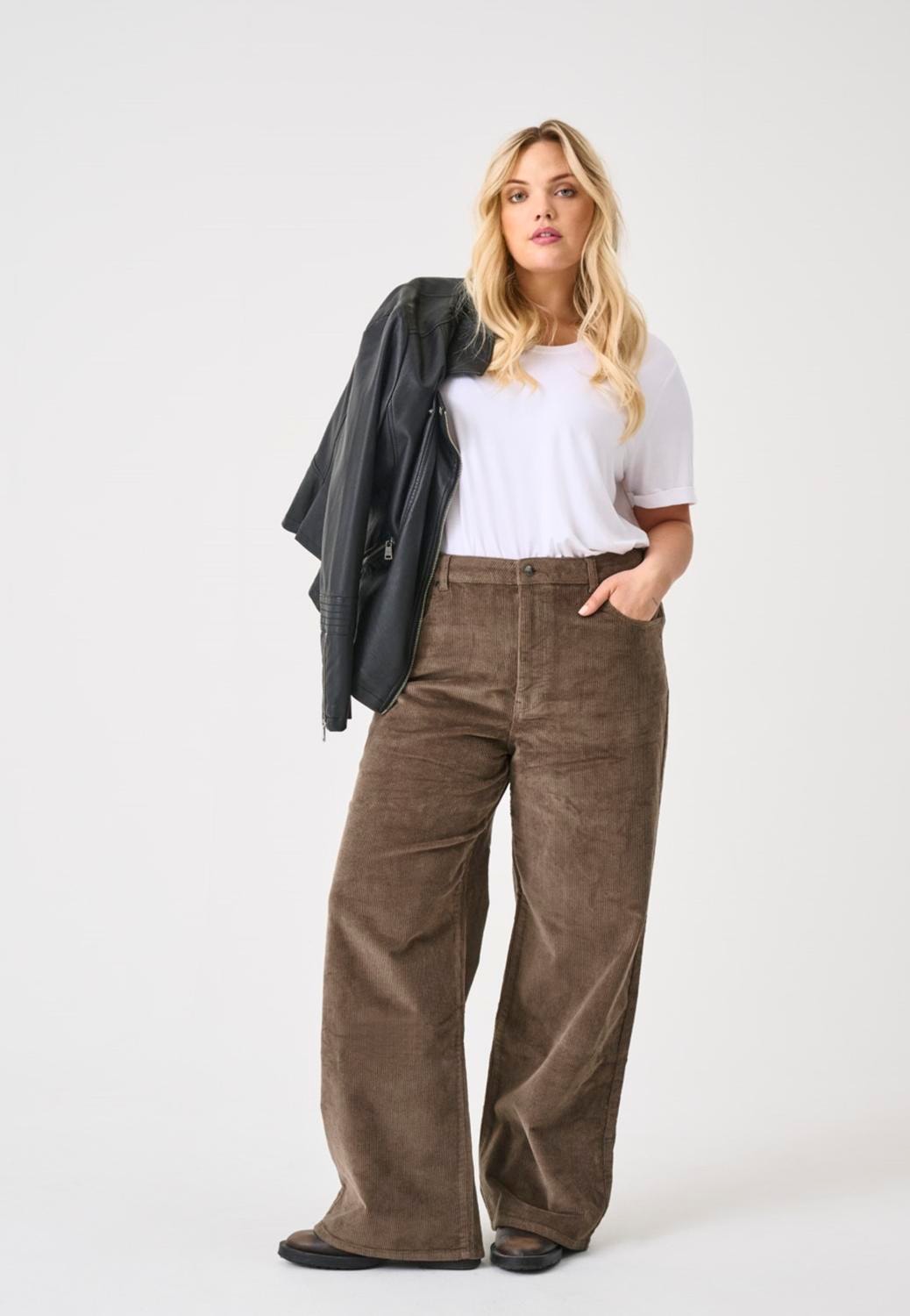 ONLY CARMAKOMA Cordhose »CARHOPE GLOBAL EX HW WIDE CORD PNT NOOS«