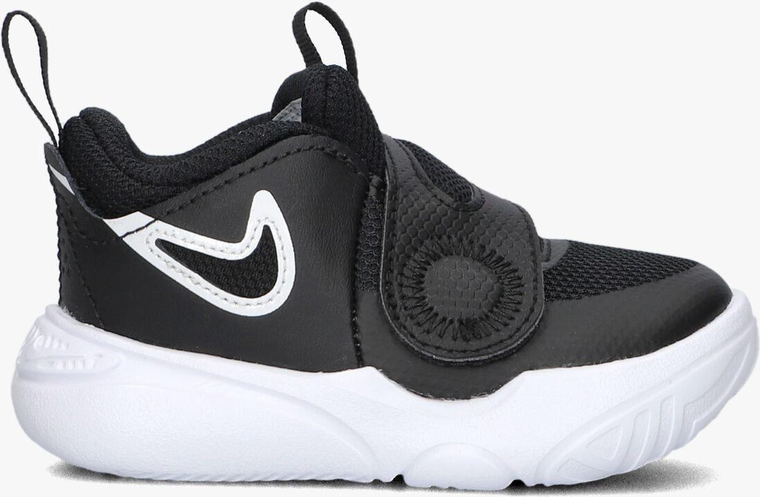 NIKE zwarte nike lage sneakers team hustle d 11