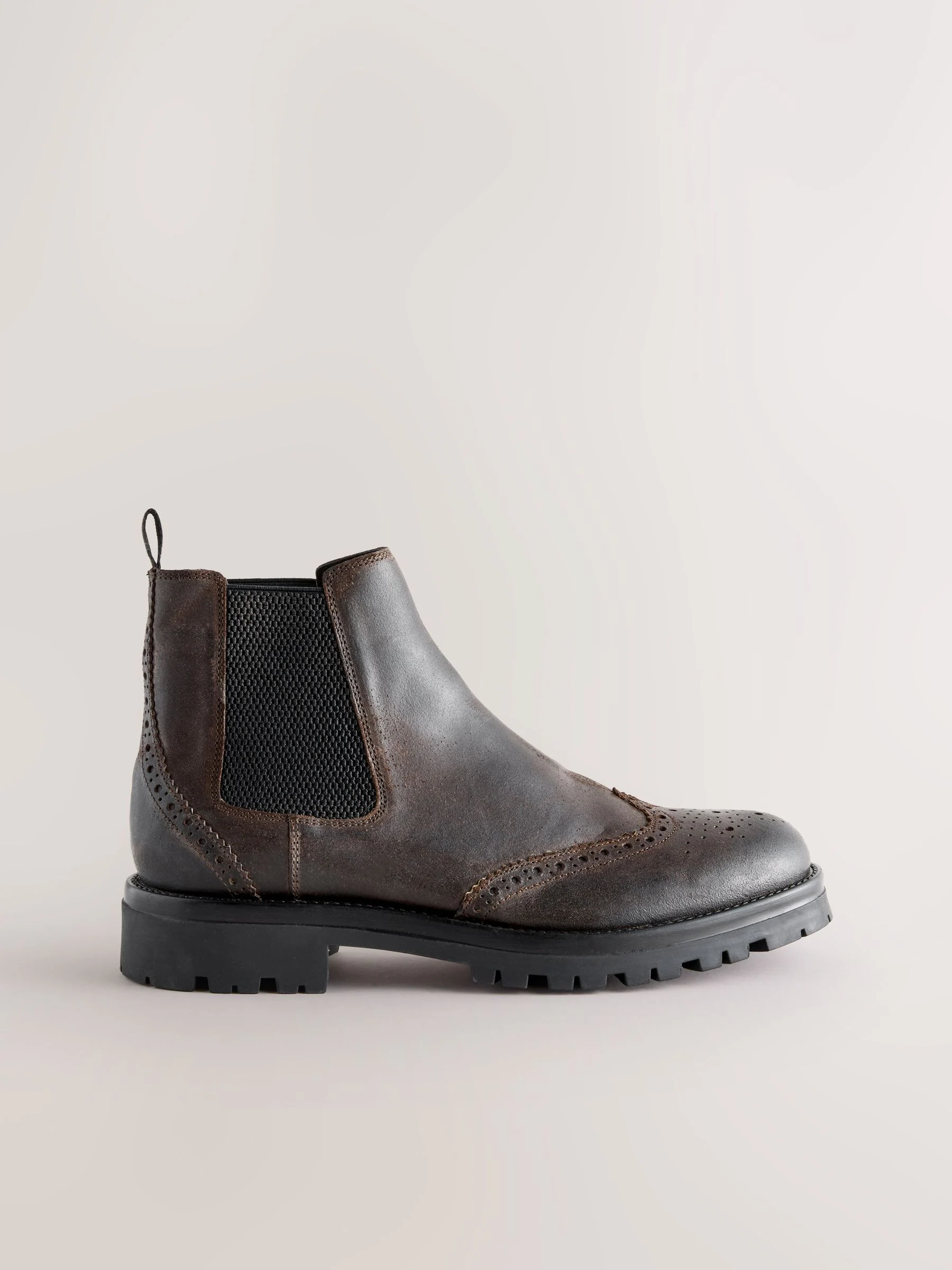 Bruin - Brogue Chunky Chelsea Boots