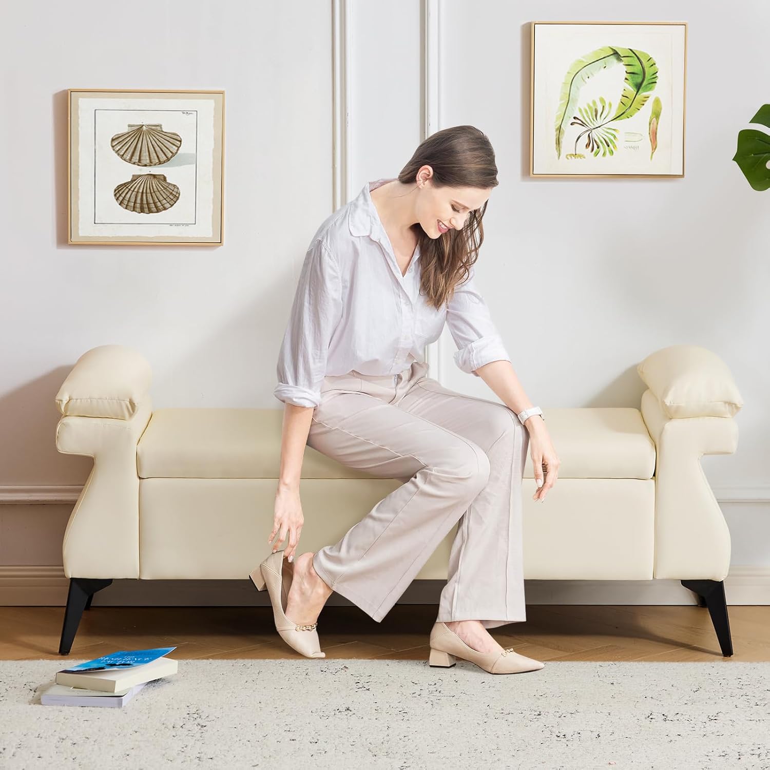 Sitzbank mit Stauraum 128cm, Große Aufbewahrungsbank mit Kissen, Fußbank, Bettbank, Sitztruhe mit Armlehnen aus PU-Kunstleder für Wohnzimmer Schlafzimmer Flur, Schuhbank, Beige