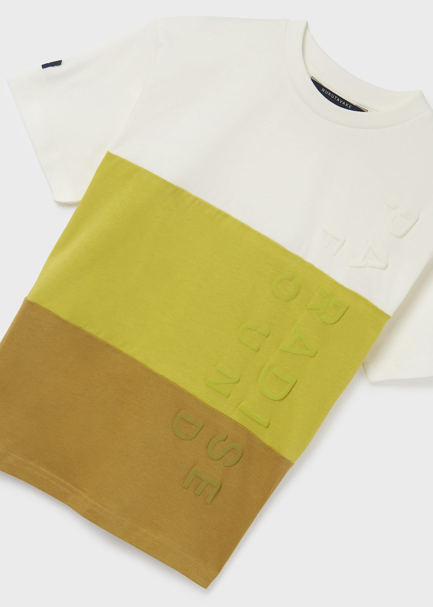 Camiseta infantil masculina estampada em algodão sustentável