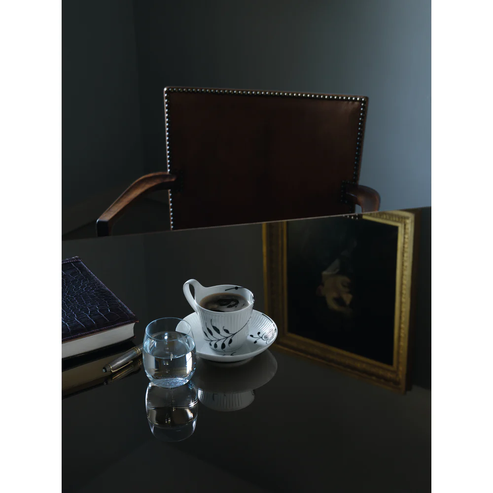 Royal Copenhagen  Sort Mega Riflet højhankskop - 25 cl.
