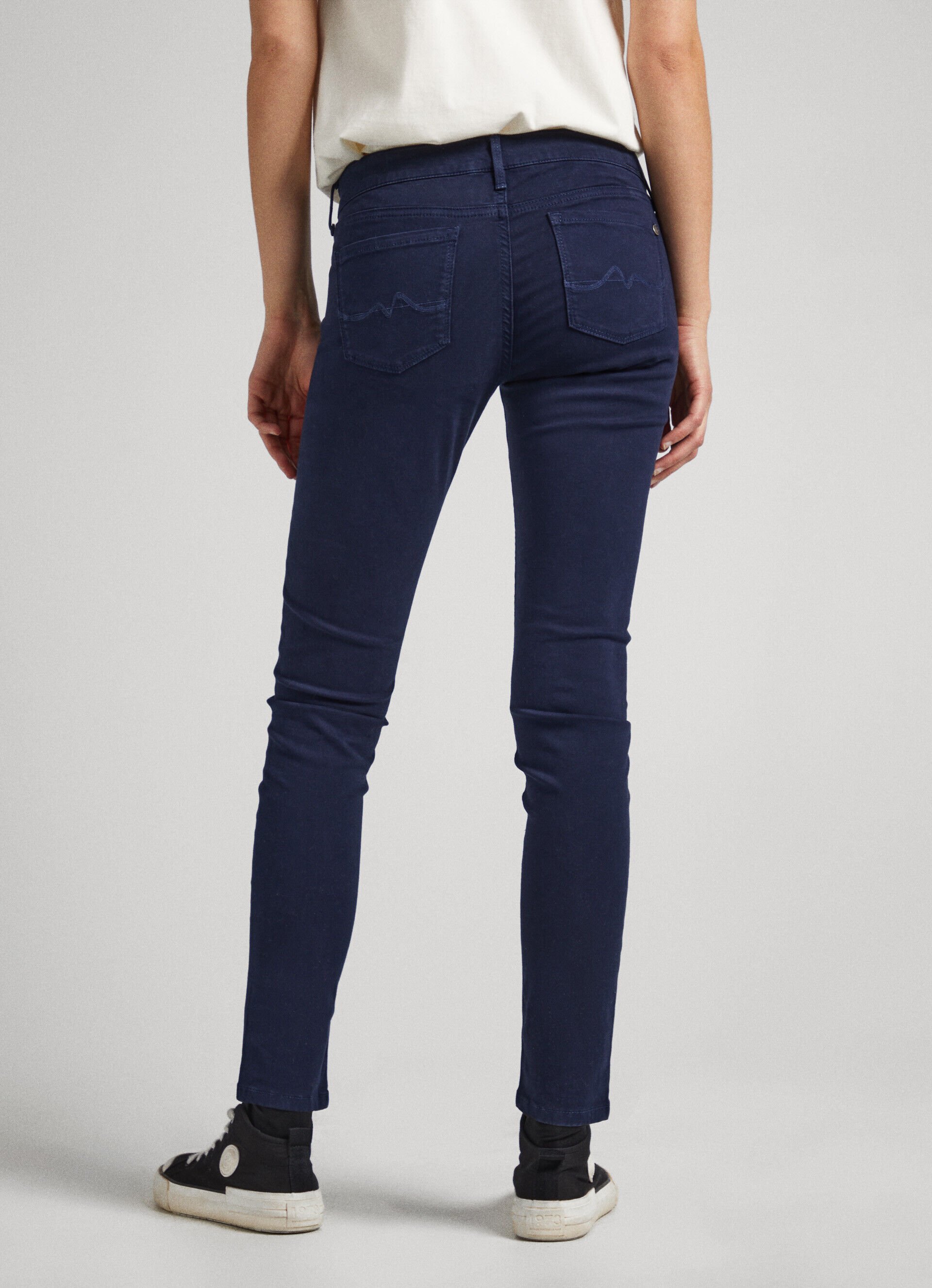 Calça skinny fit com 5 bolsos - azul dulwich