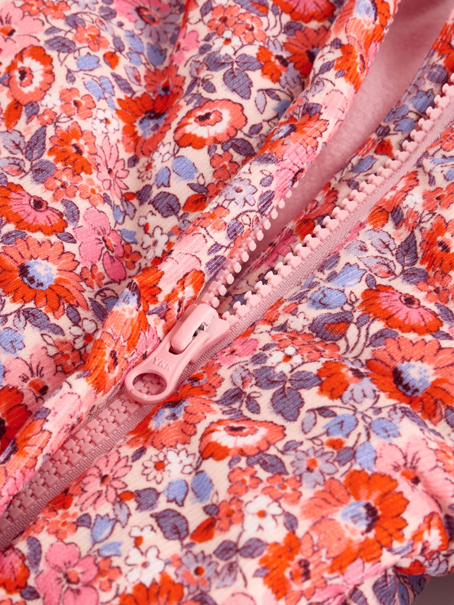 Rood bloemmotief - Cath Kidston corduroy onesie voor baby's
