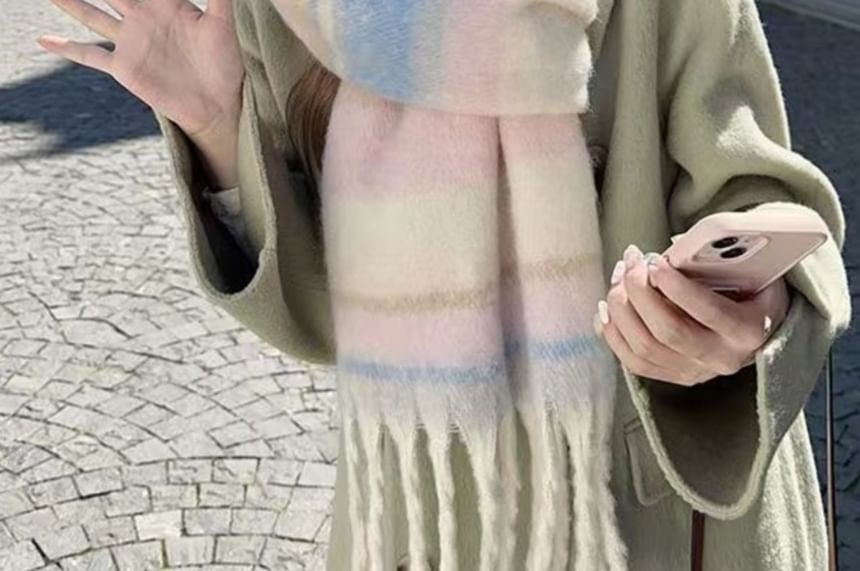 Hyeeun - Geruite Mohair Sjaal met Franjes