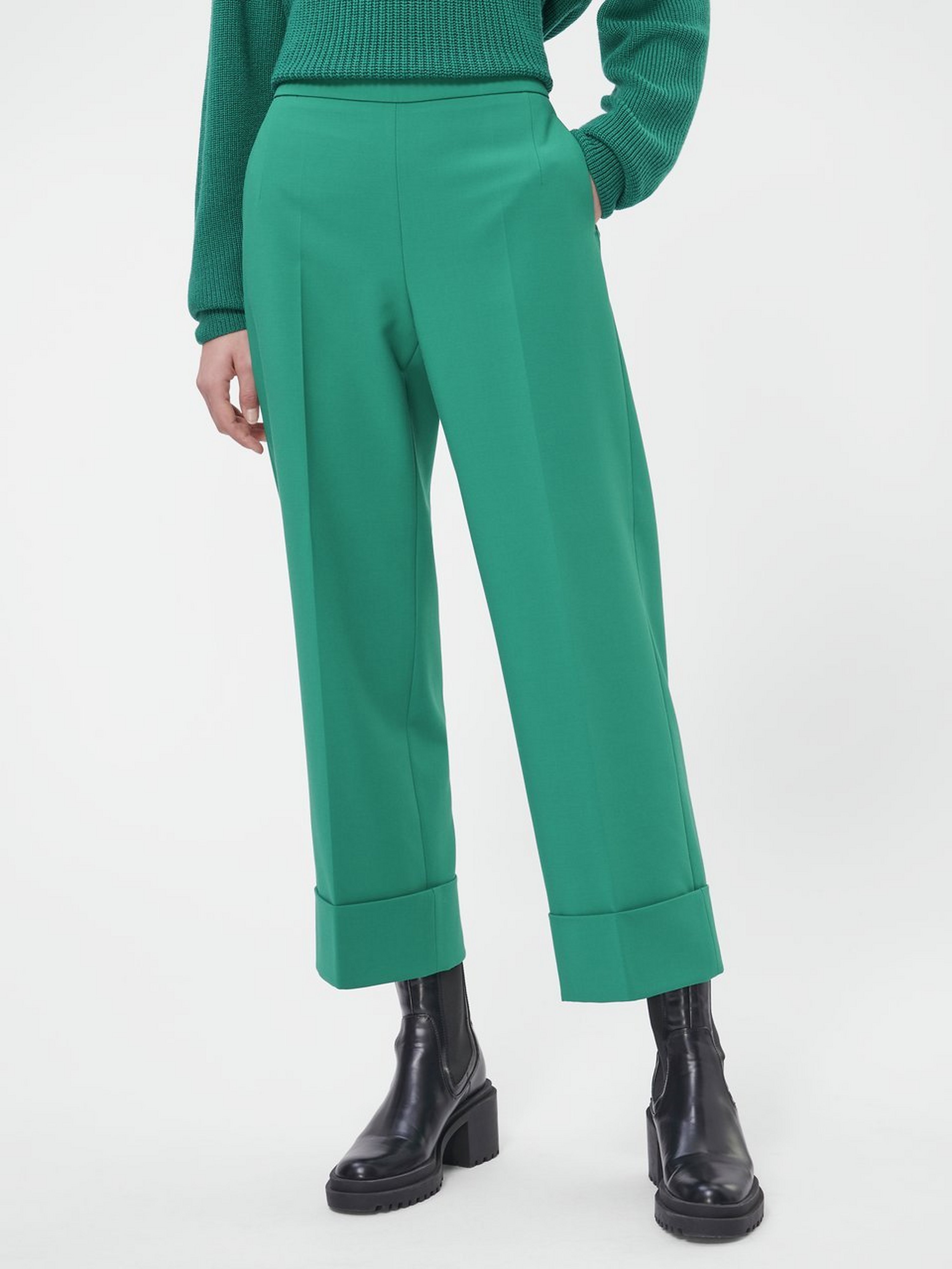 Hose mit Bügelfalten