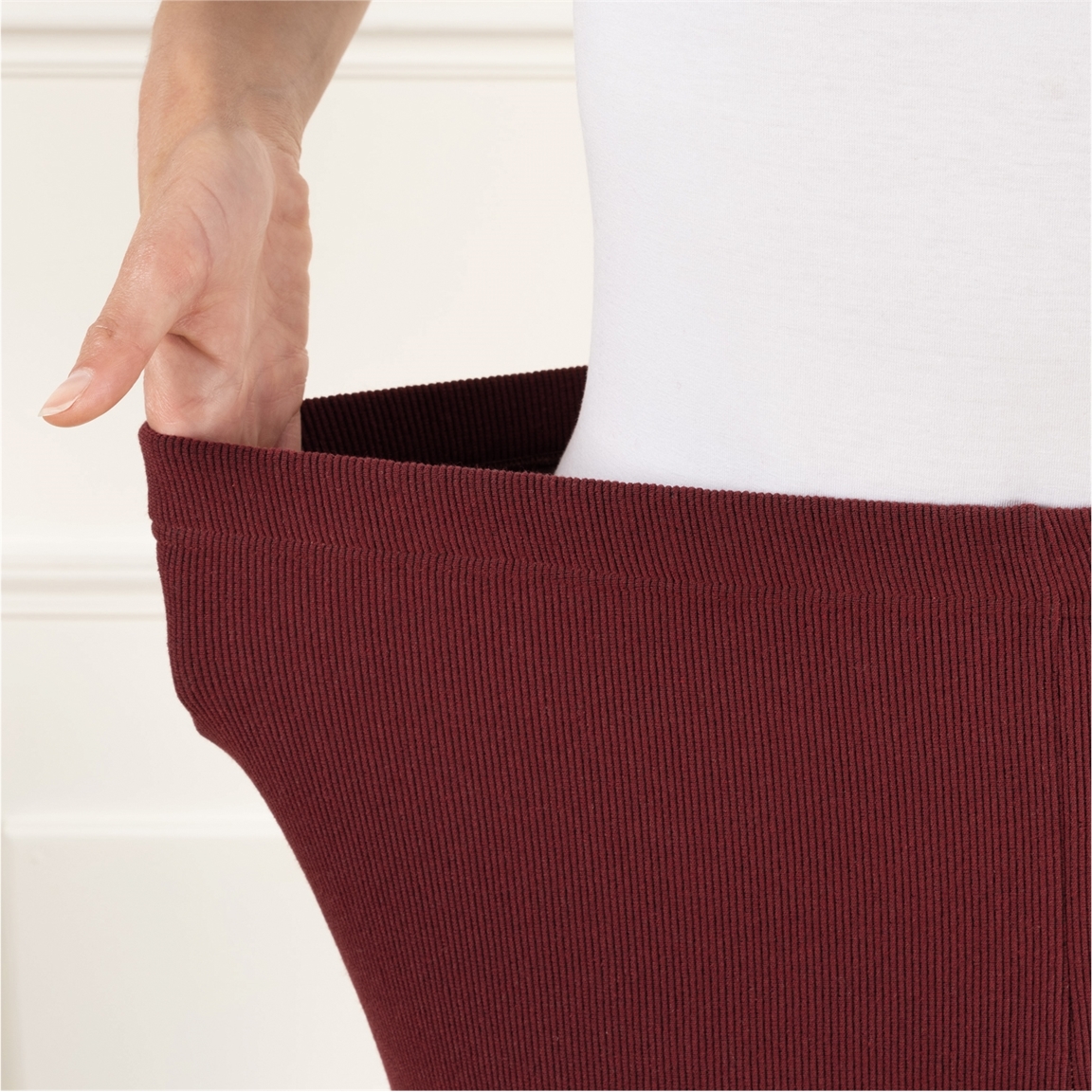 Pantalon élastiqué bordeaux ou noir