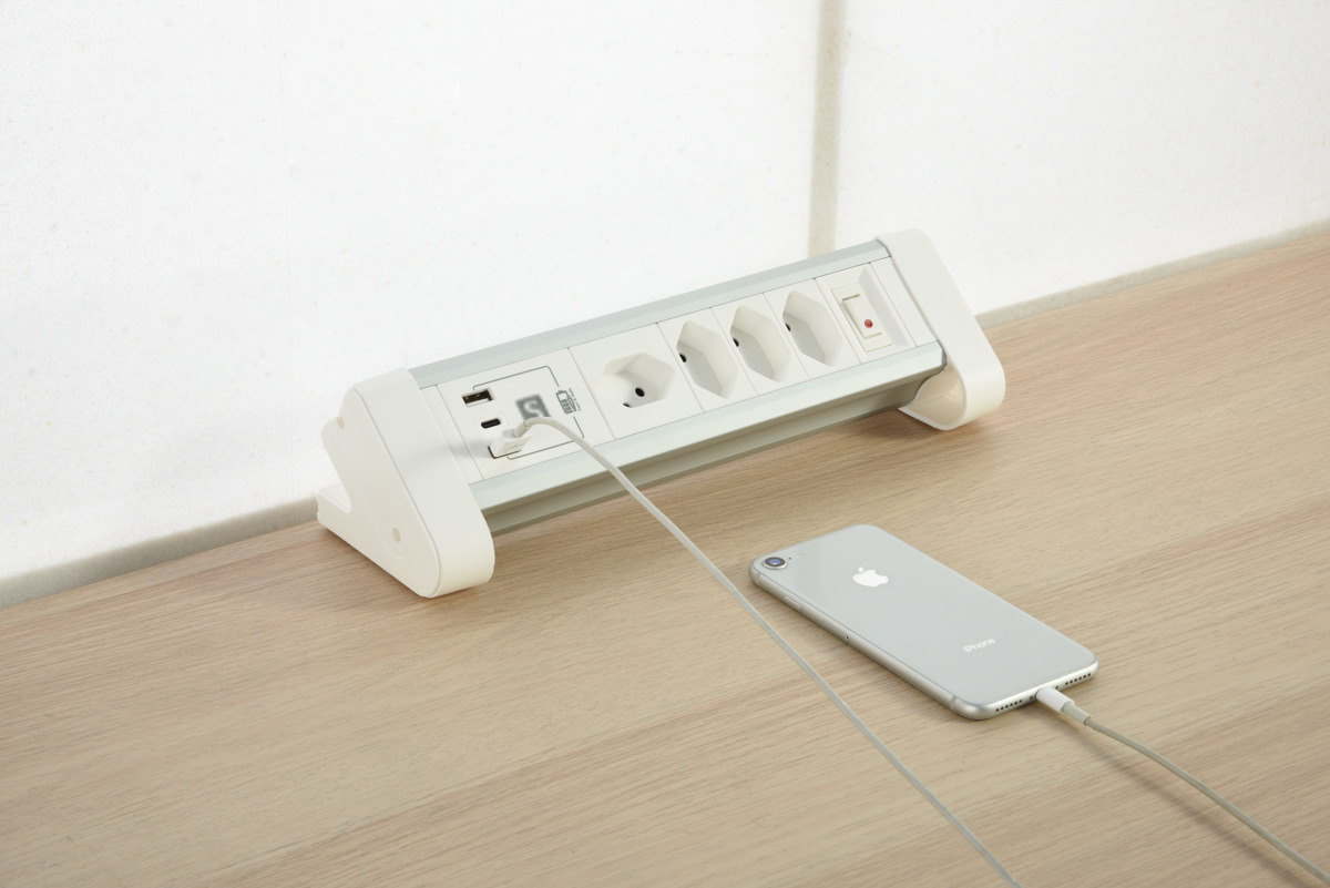 (2m) Schönenberger Elektro - Alu Tisch-Steckdosenleiste mit 4 Steckdosen und 2 x USB A   USB C (85.861.4AL) - Weiss / Silber