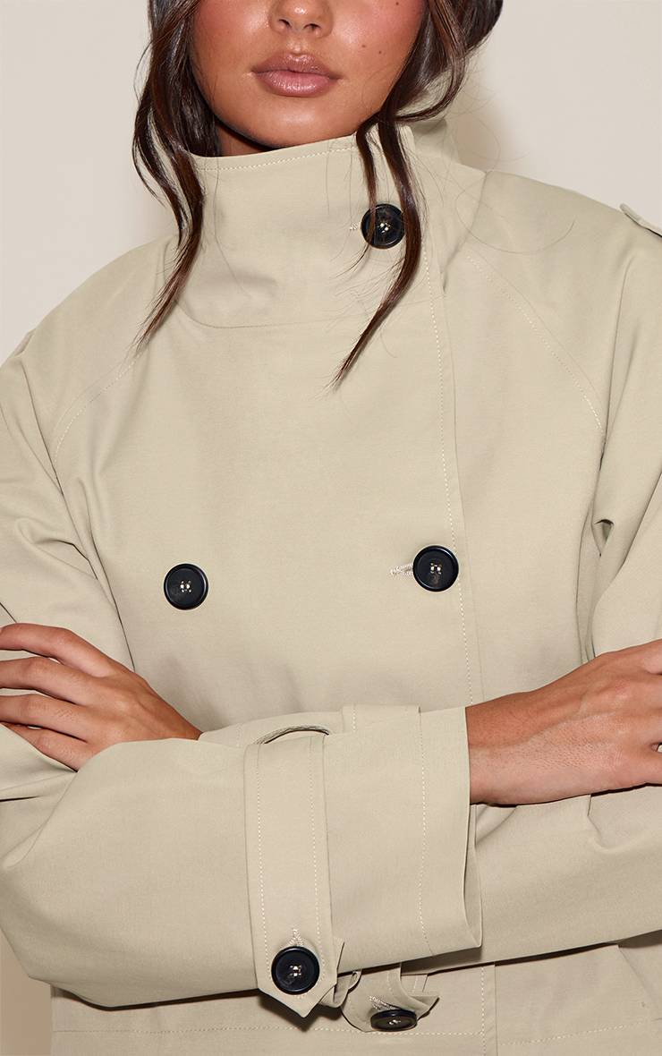 Beige Trench Court À Col Montant Et Double Boutonnage