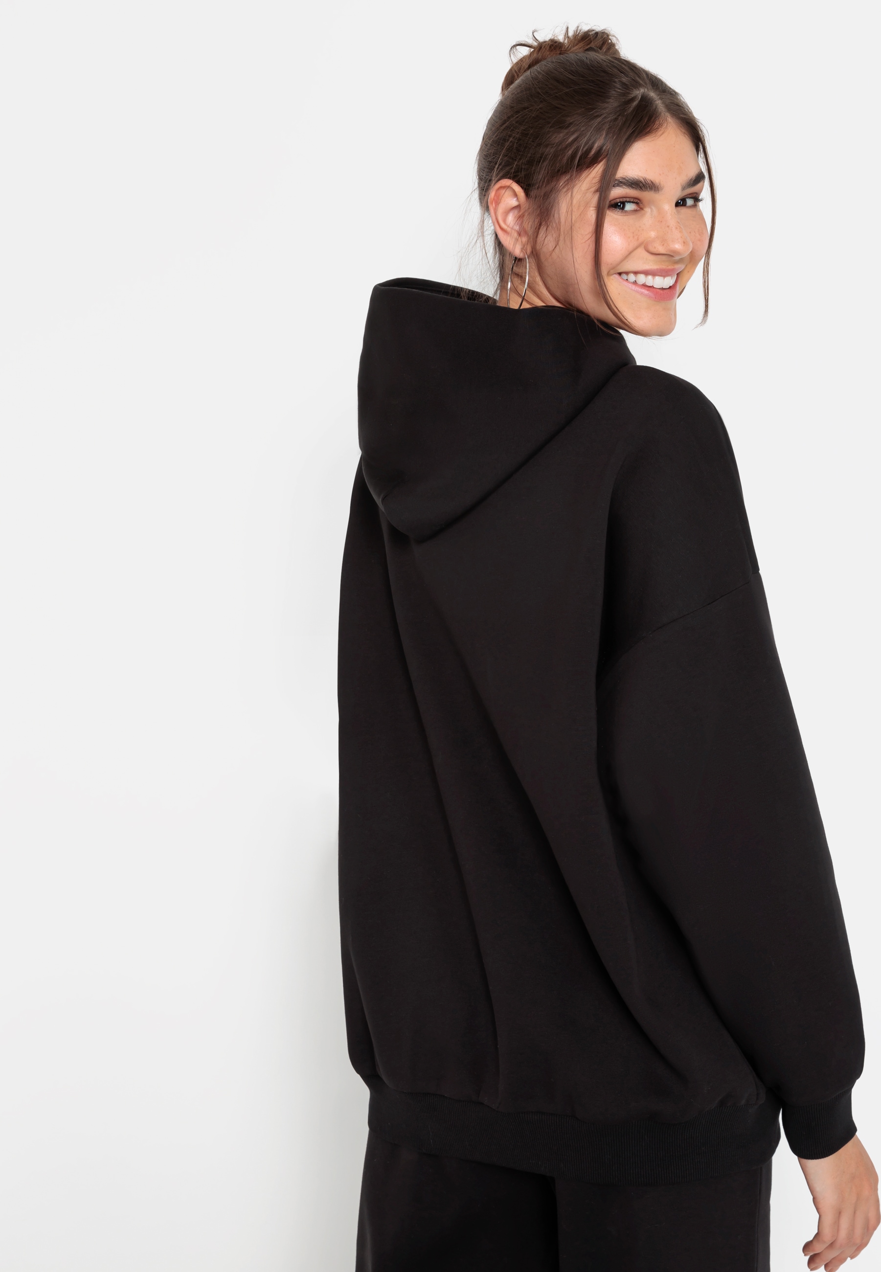 LSCN by LASCANA Hoodie , mit aufgesetzter Kängurutasche