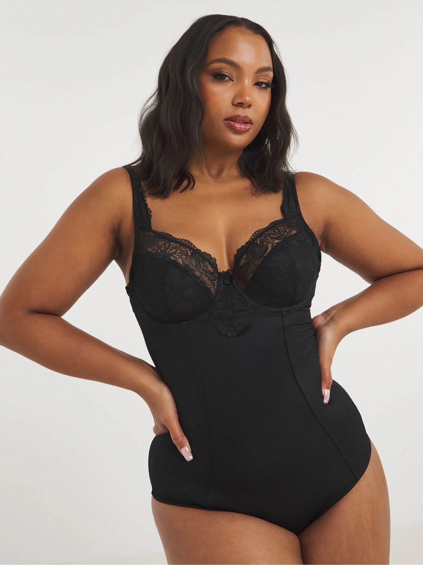 Simply Be Magisculpt Ella body met krachtige versteviging en kanten afwerking