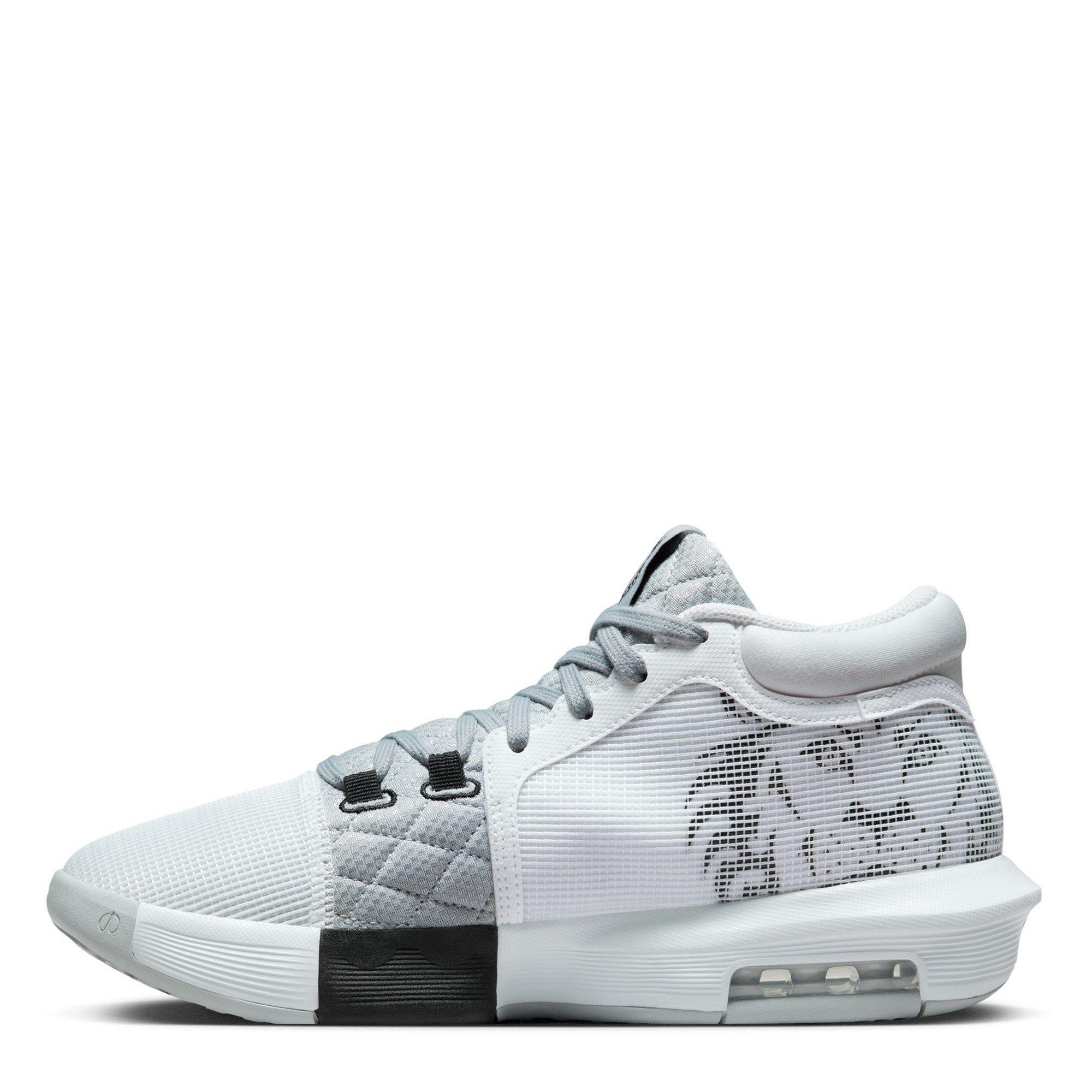 Nike Lebron Witness VIII Basketball Trainers Juniors