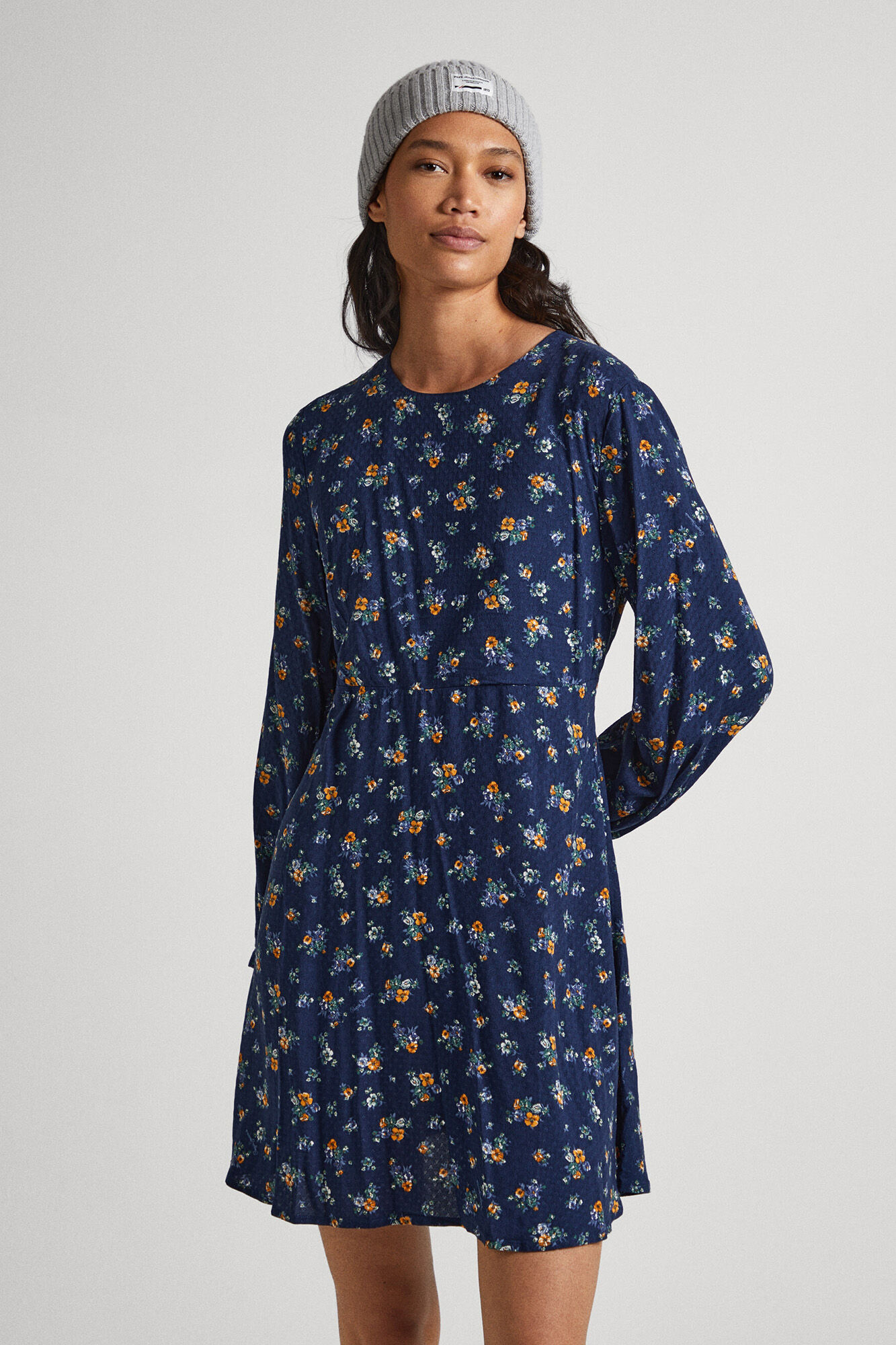 Vestido de tecido dobby com estampa floral