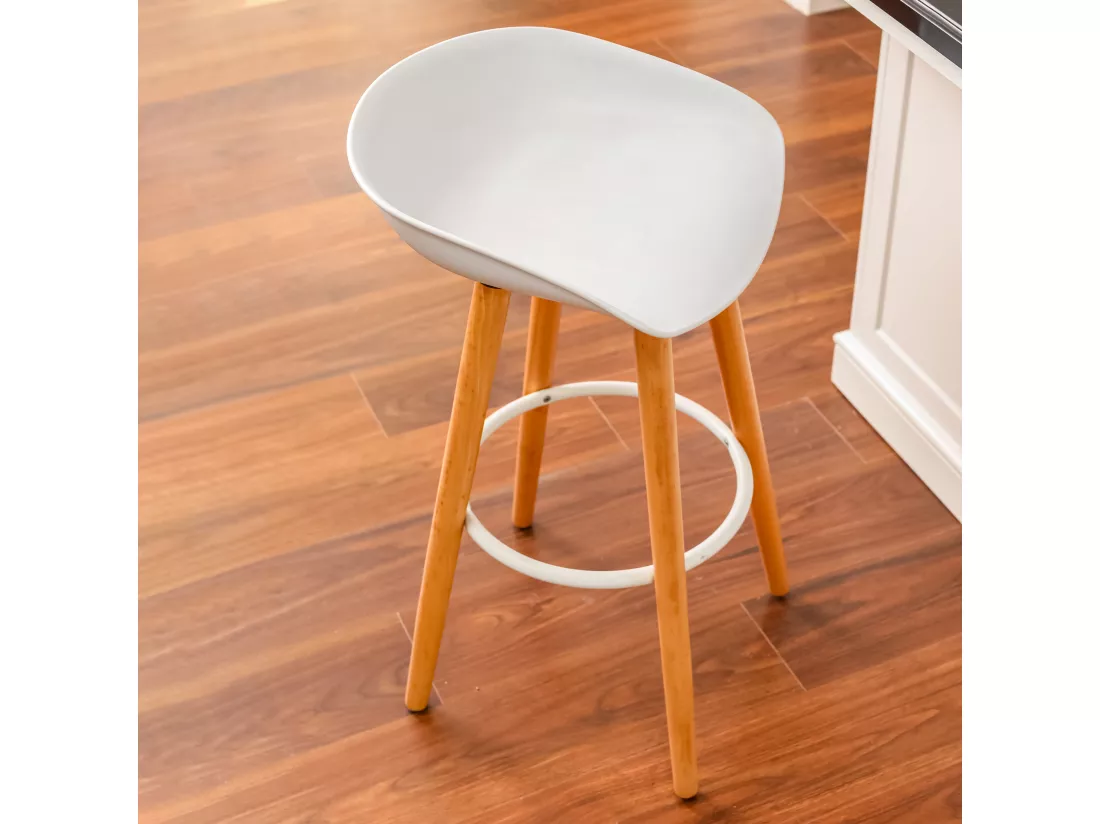 Lot de 2 tabourets de bar scandinave， Siège en plastique blanc, Pieds en bois, L45*D43.5*H77.5cm