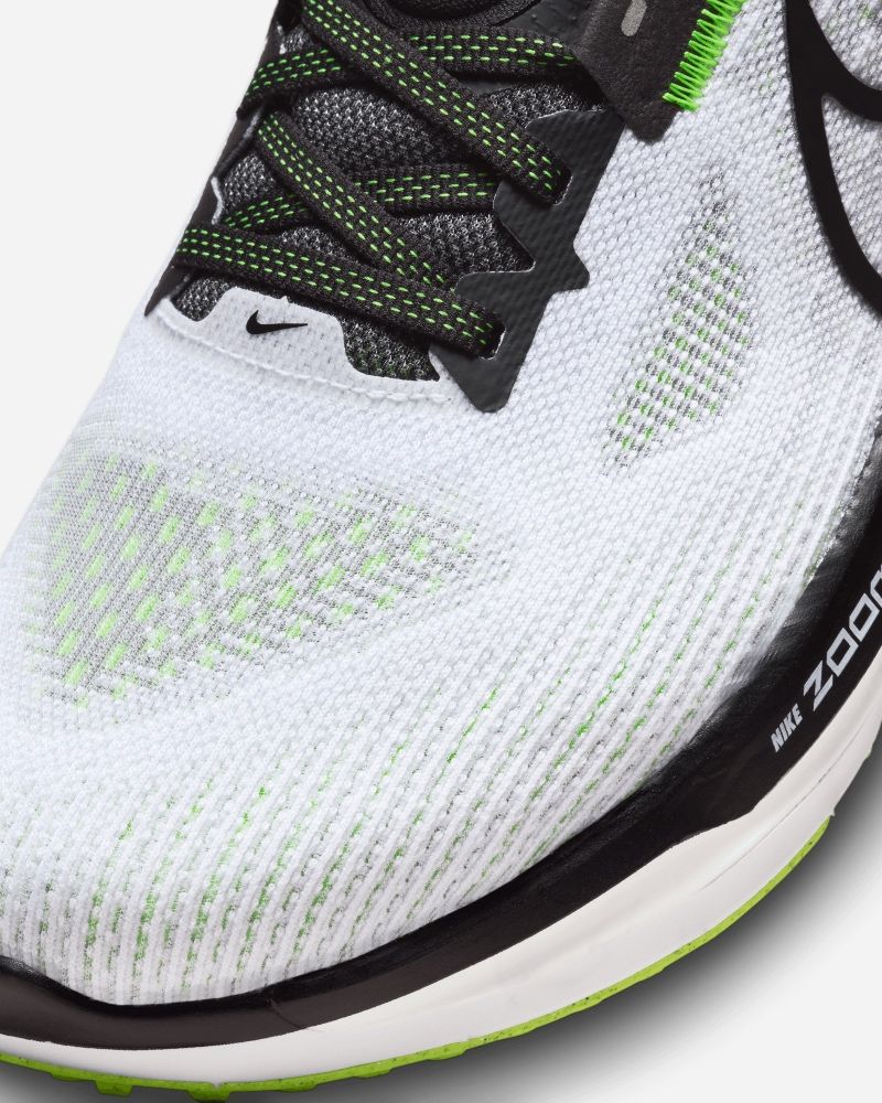 Chaussures de running Nike Vomero 17 Gris pour homme