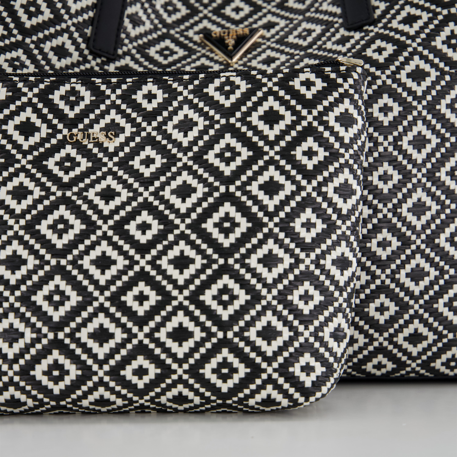 GUESS VIKKY II LARGE TOTE