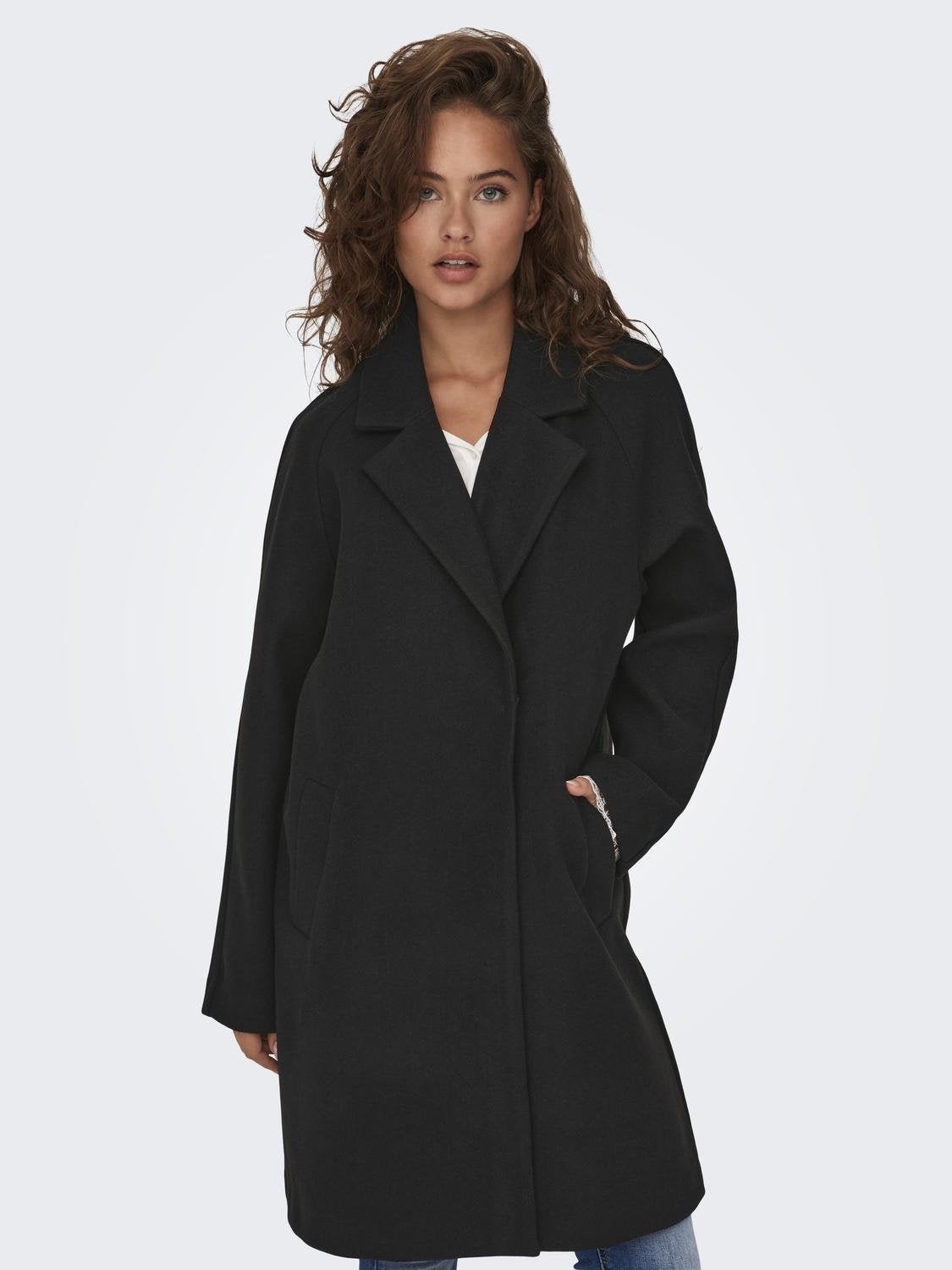 ONLEMMA Mantel Black