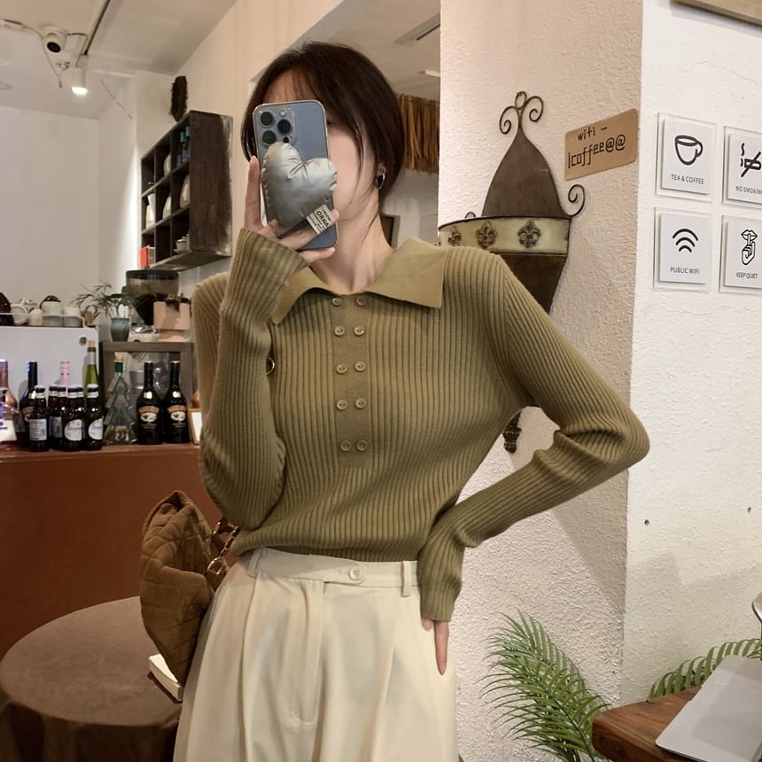 Ukiyo - Lange mouwen, kraag, effen geribbelde gebreide crop top