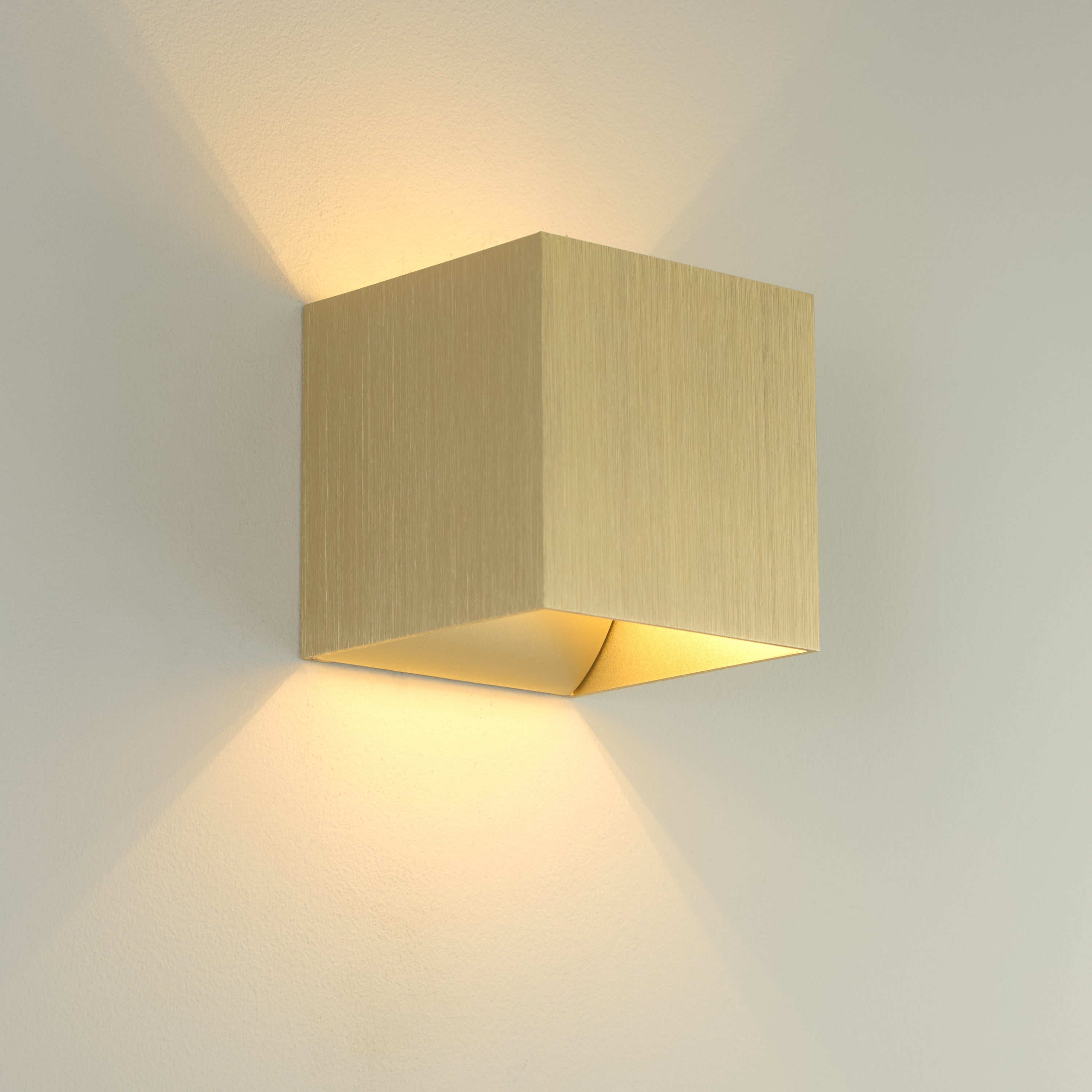 Searchlight Wall Wandlamp Vierkant - H 9,7 cm - Goud