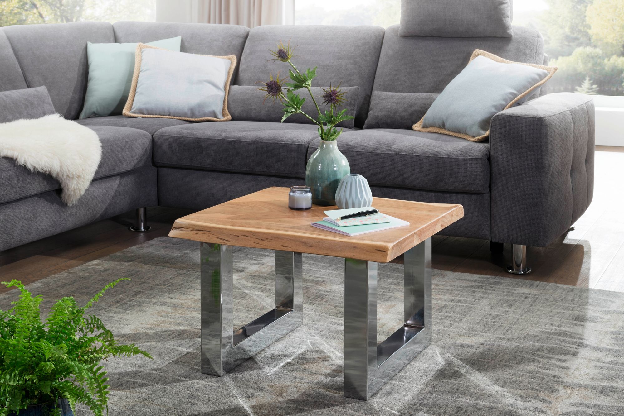 Couchtisch FineBuy Akazie Wohnzimmertisch Holz Massiv Baumkante Sofatisch Klein
