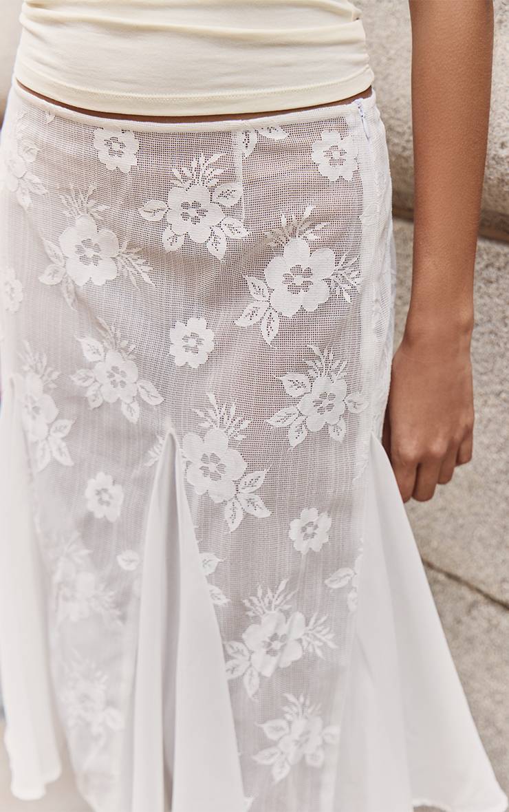 Blanc Jupe Midi Évasée À Godets Avec Détails Floraux Transparents