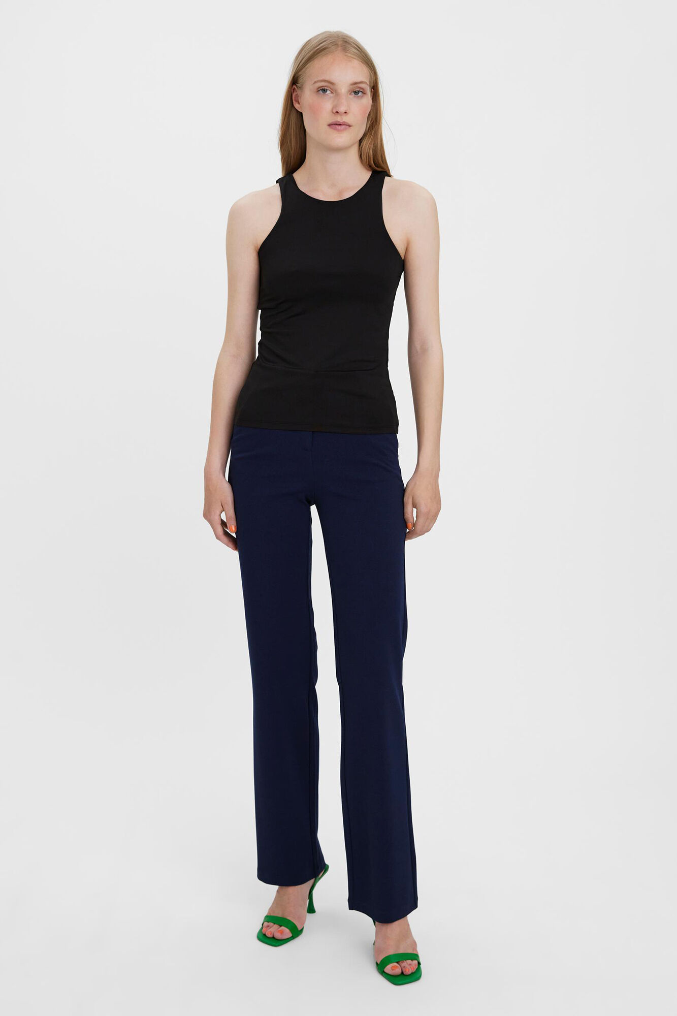 Blusa feminina sem alças com decote redondo - Preta