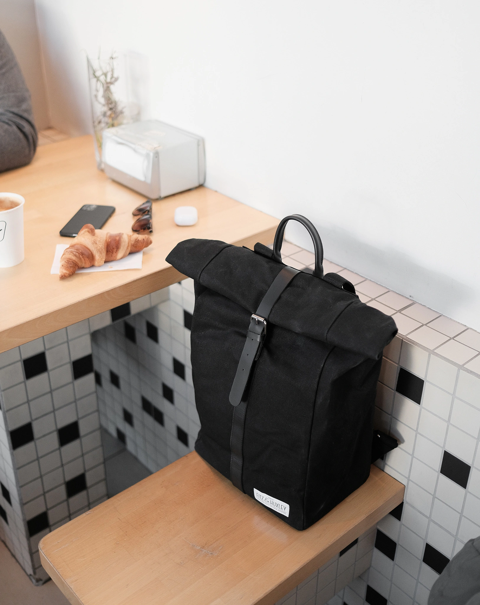 Fitz & Huxley Rolltop-Rucksack CURATOR (Typ: 21l, schwarz)
