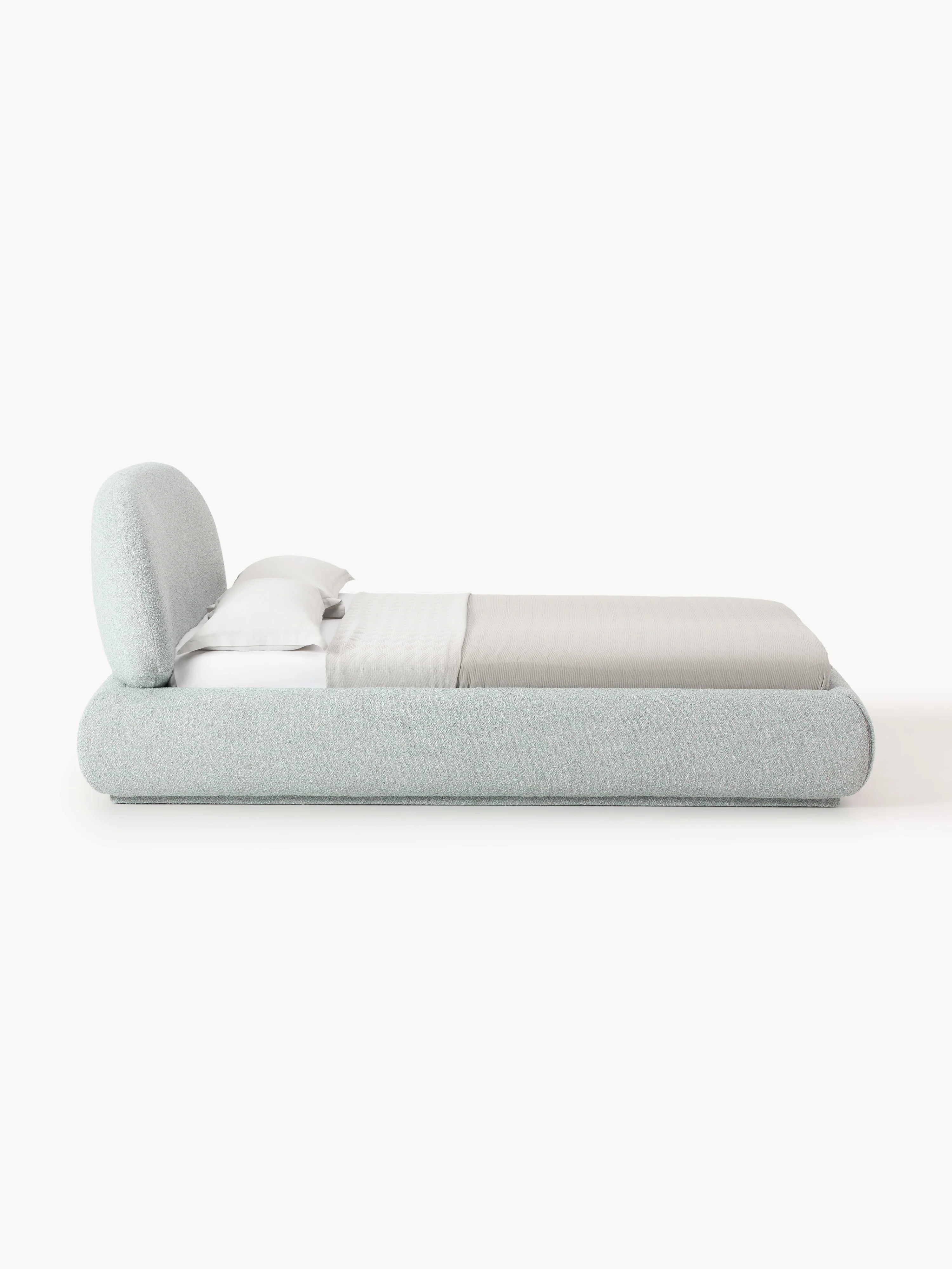 Bouclé gestoffeerd bed Alba