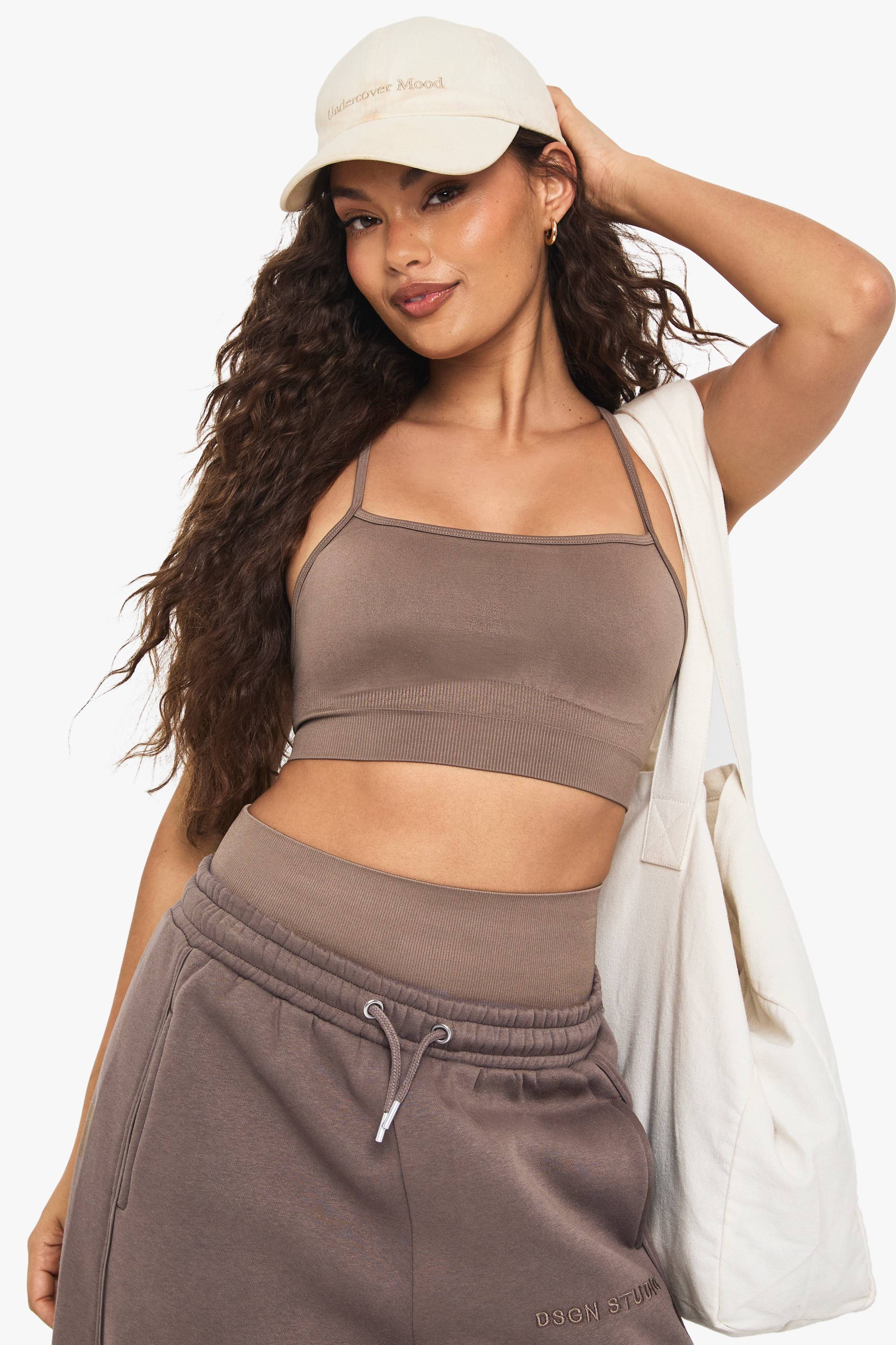 boohoo Boohoo Basics Soutien-gorge de sport léger, rembourré et à maintien optimal en côtes sans couture