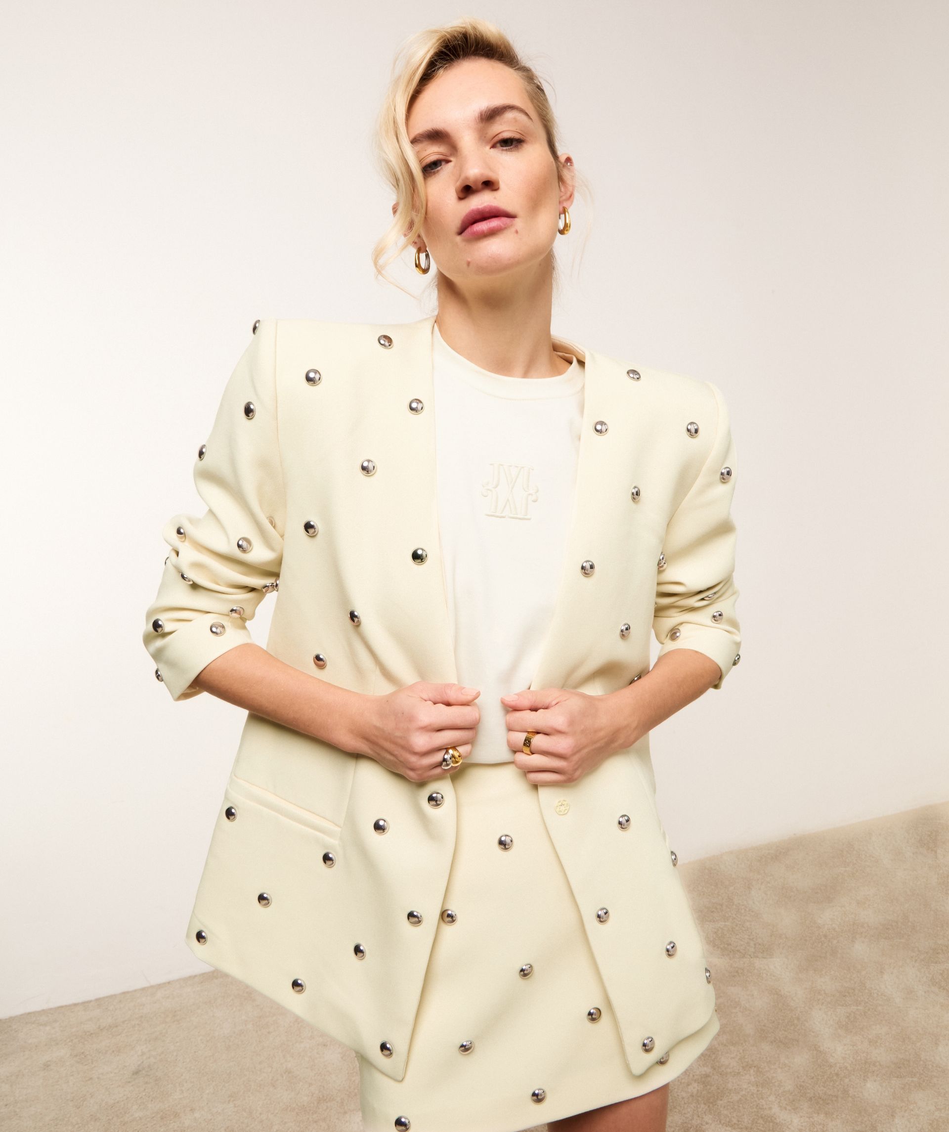 JV-YVEN oversized blazer met studs  - light yellow