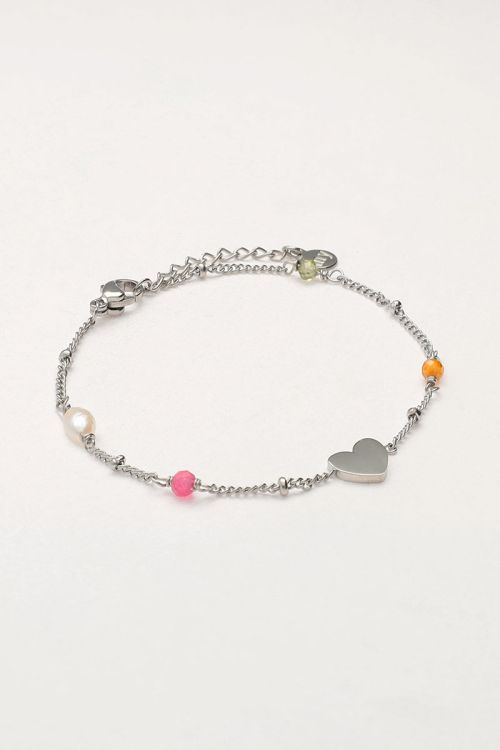 Armbandje met hartje en kralen