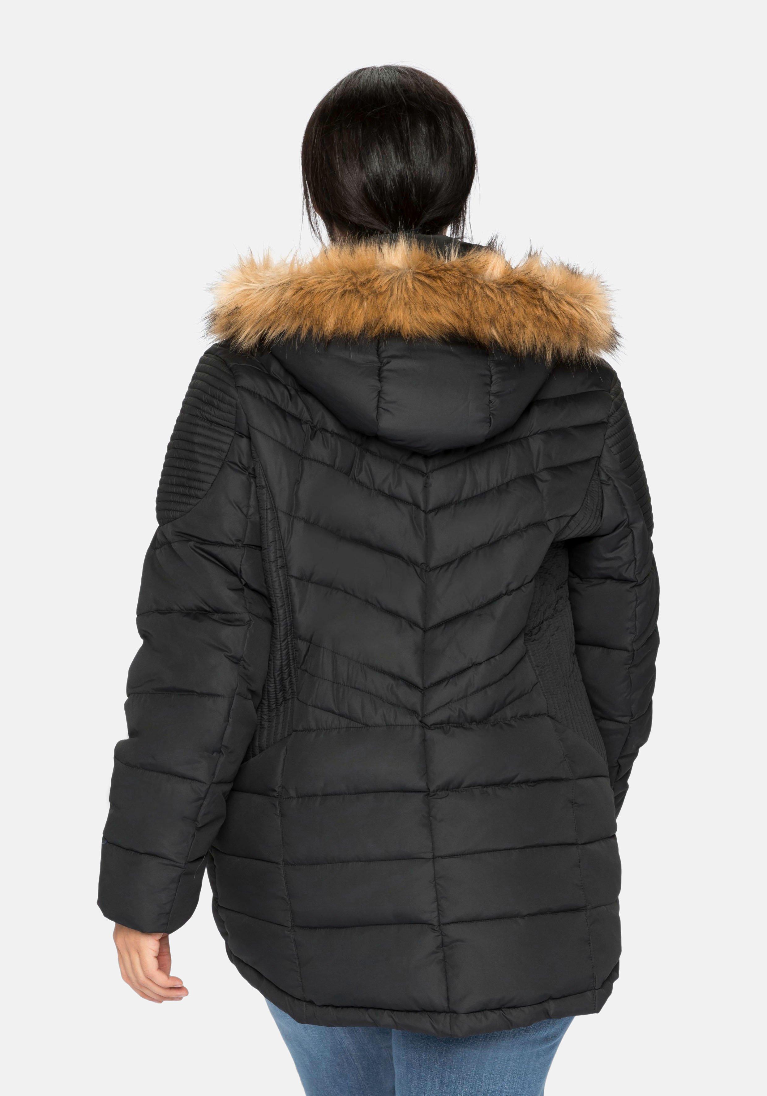 Steppjacke mit abnehmbarer Kapuze