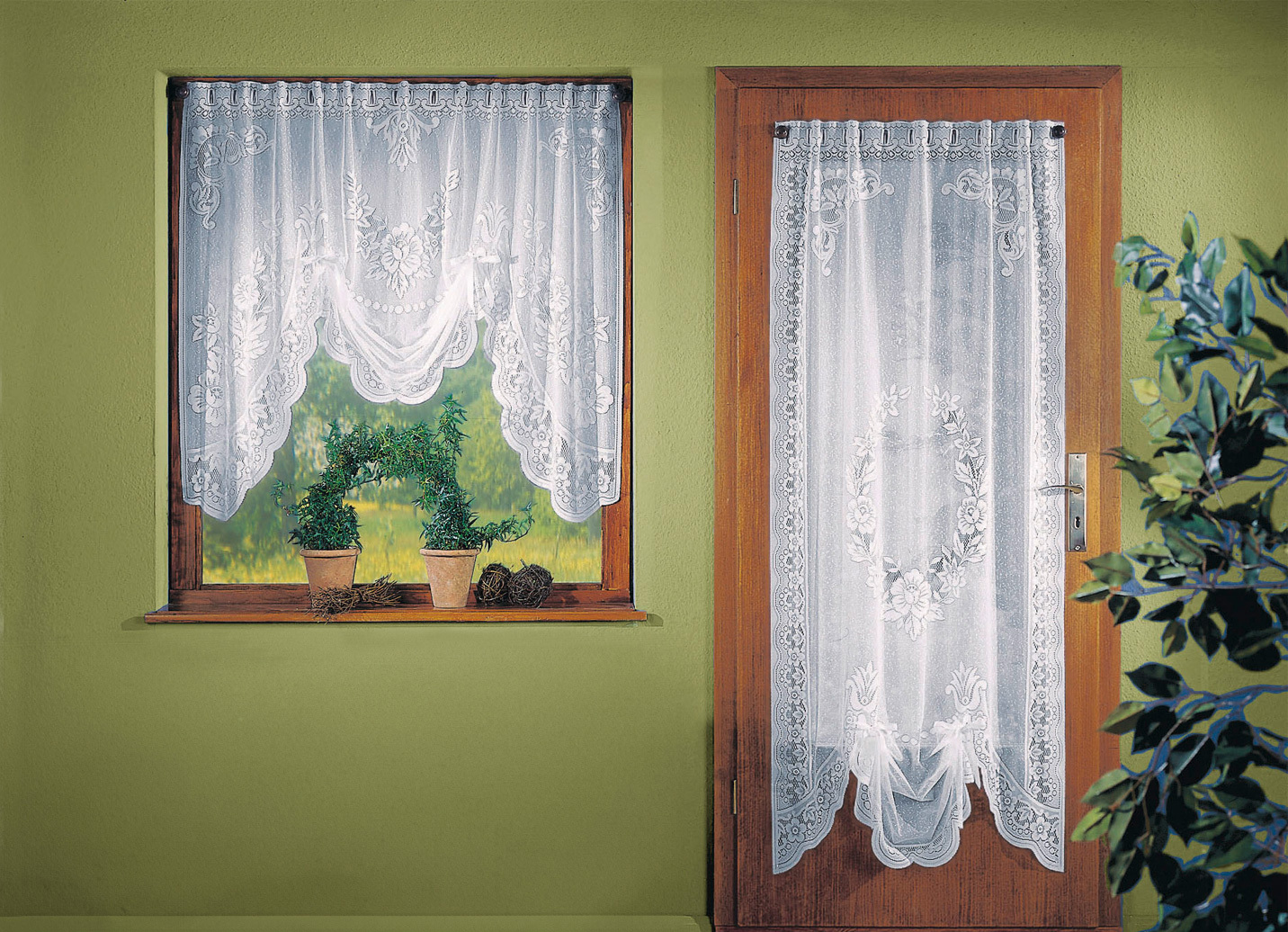 Fensterdekoration mit Stangendurchzug
