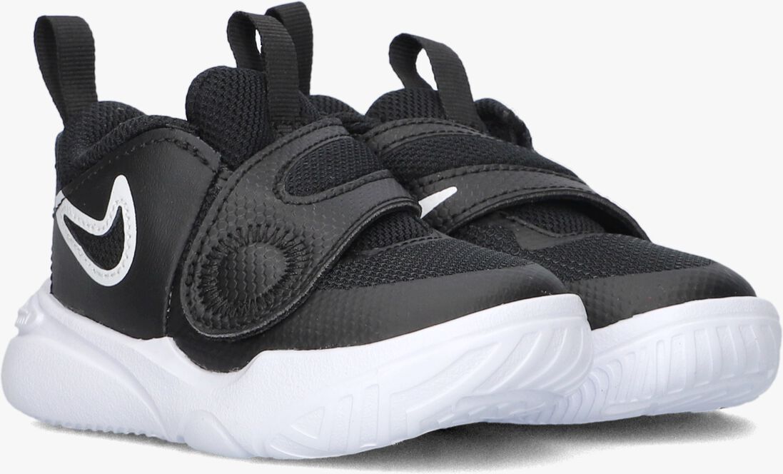 NIKE zwarte nike lage sneakers team hustle d 11