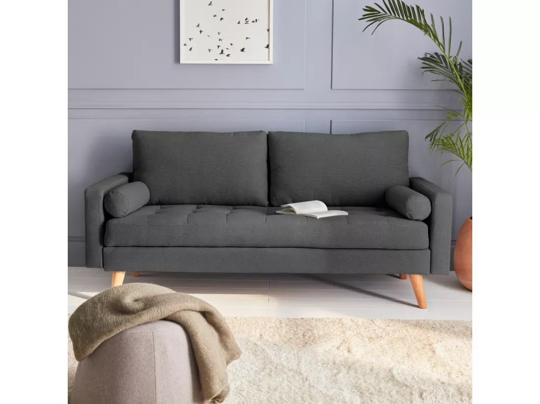Canapé en tissu gris foncé. 3 places scandinave fixe. droit. pieds bois