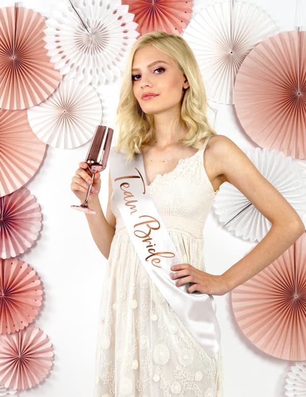 Hvit-rosa tømmerpikebånd «team bride» 75 cm. Size-Standard