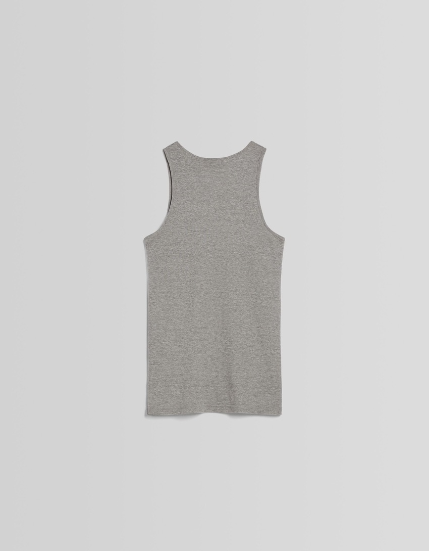 Camiseta canelada com alças finas