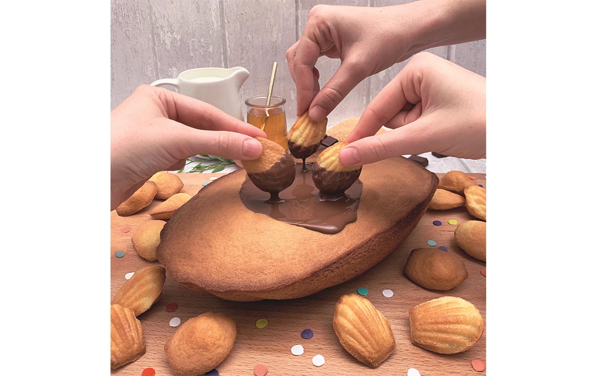 Backform Madeleine XXL BlauMadeleines-Backform aus Silikon