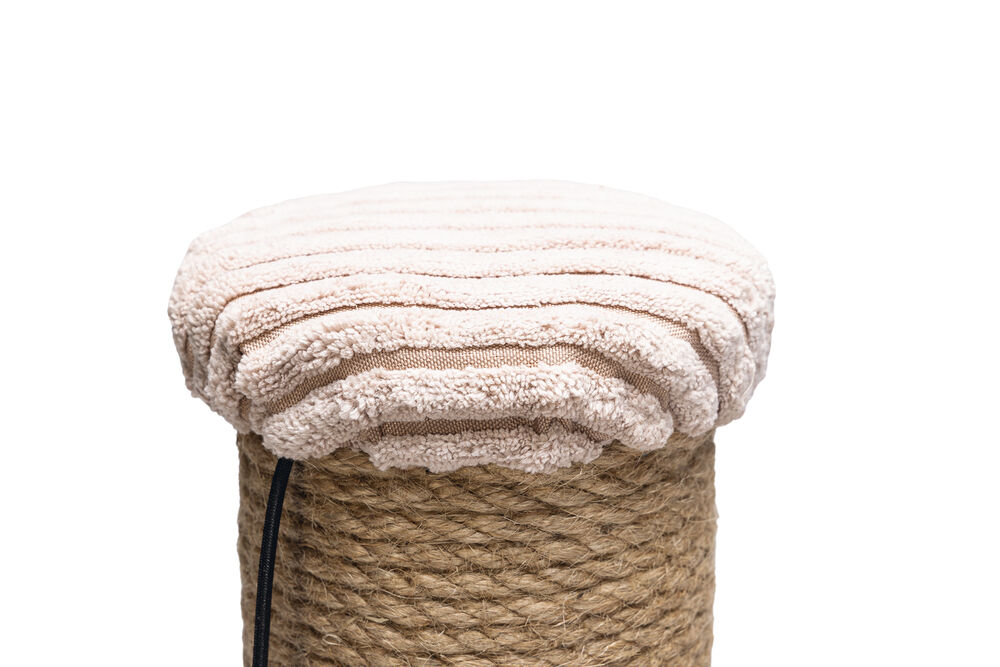 Designed by Lotte Ribbed - Krabpaal - Roze - 51x35x35 cm
