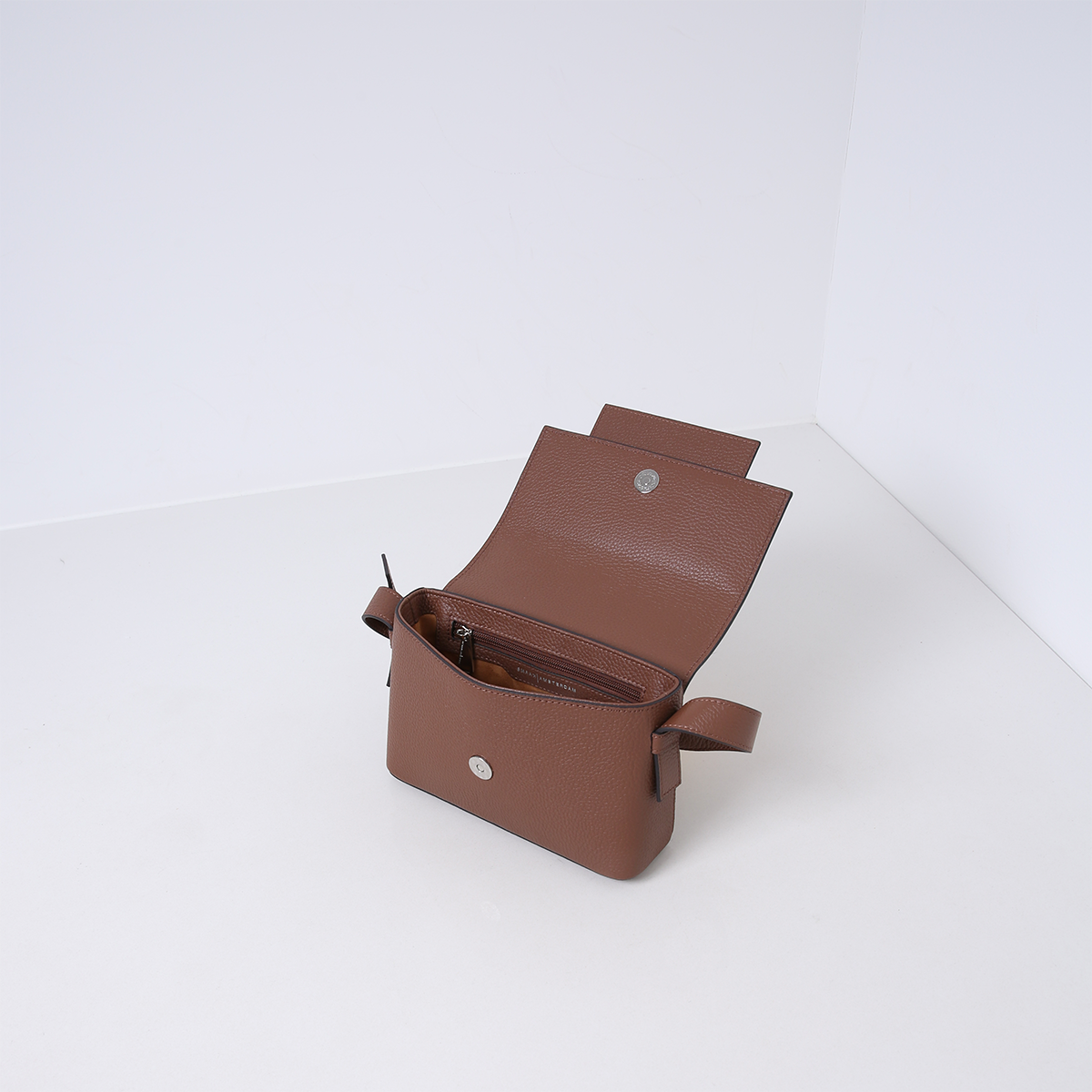 MEGAN | CAMEL