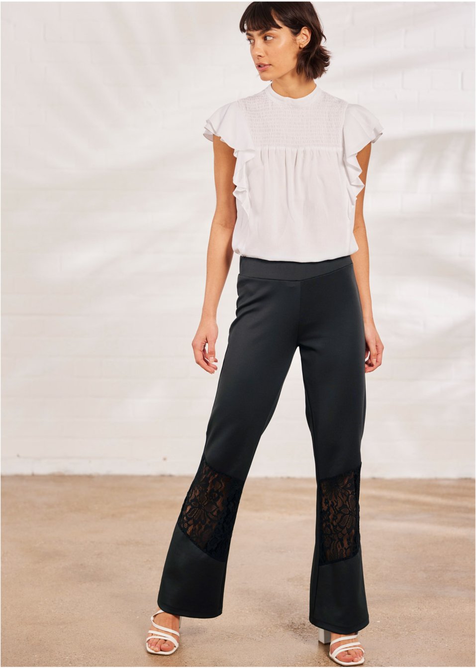 Pantalon avec empiècement dentelle