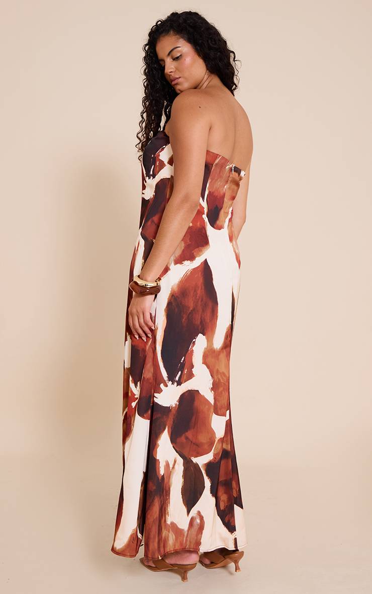 Marron Robe Maxi Satinée À Imprimé Floral Grande Taille