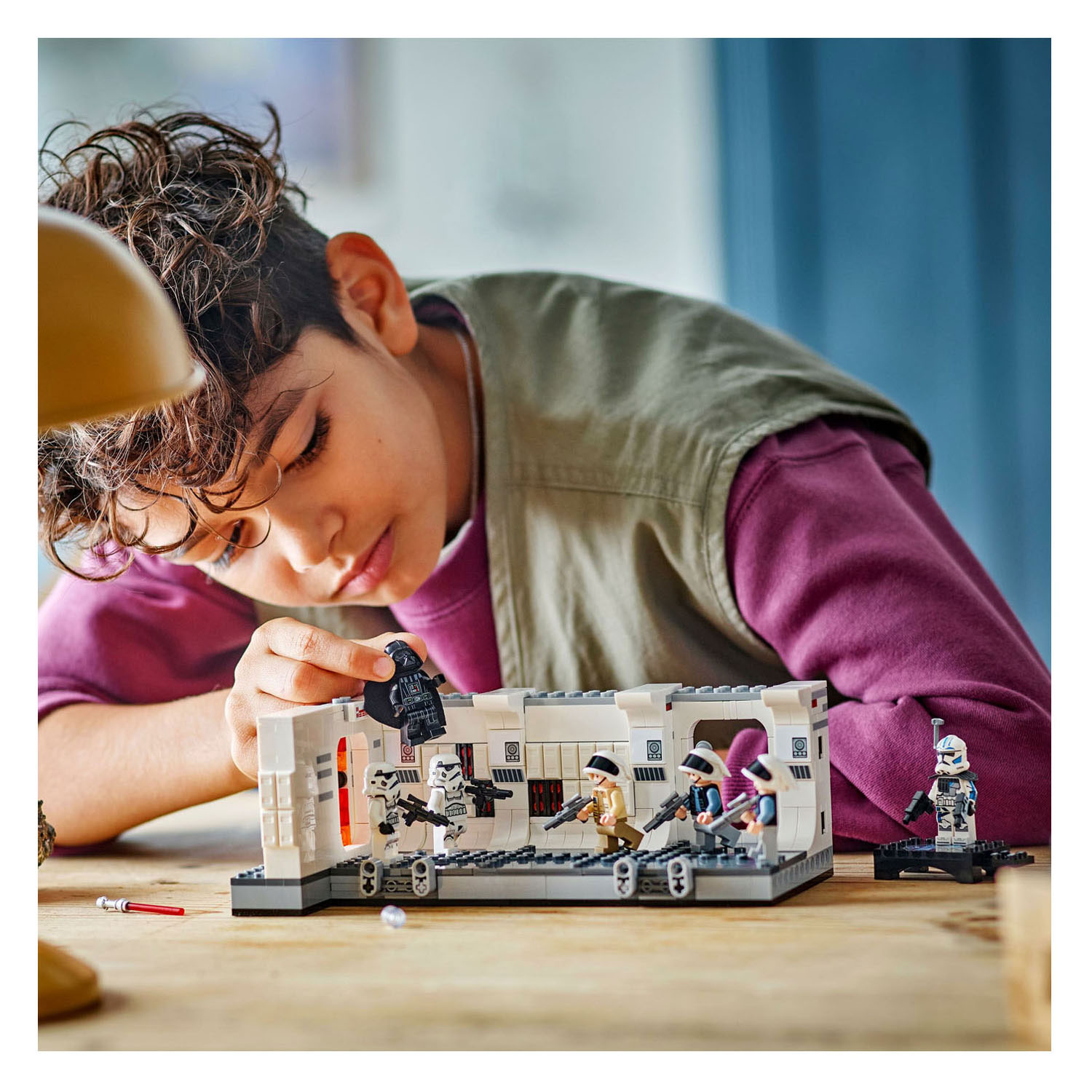 LEGO Star Wars 75387 Aan Boord van de Tantive IV